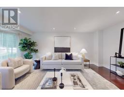 158 WALTON DRIVE, Aurora, Ontario