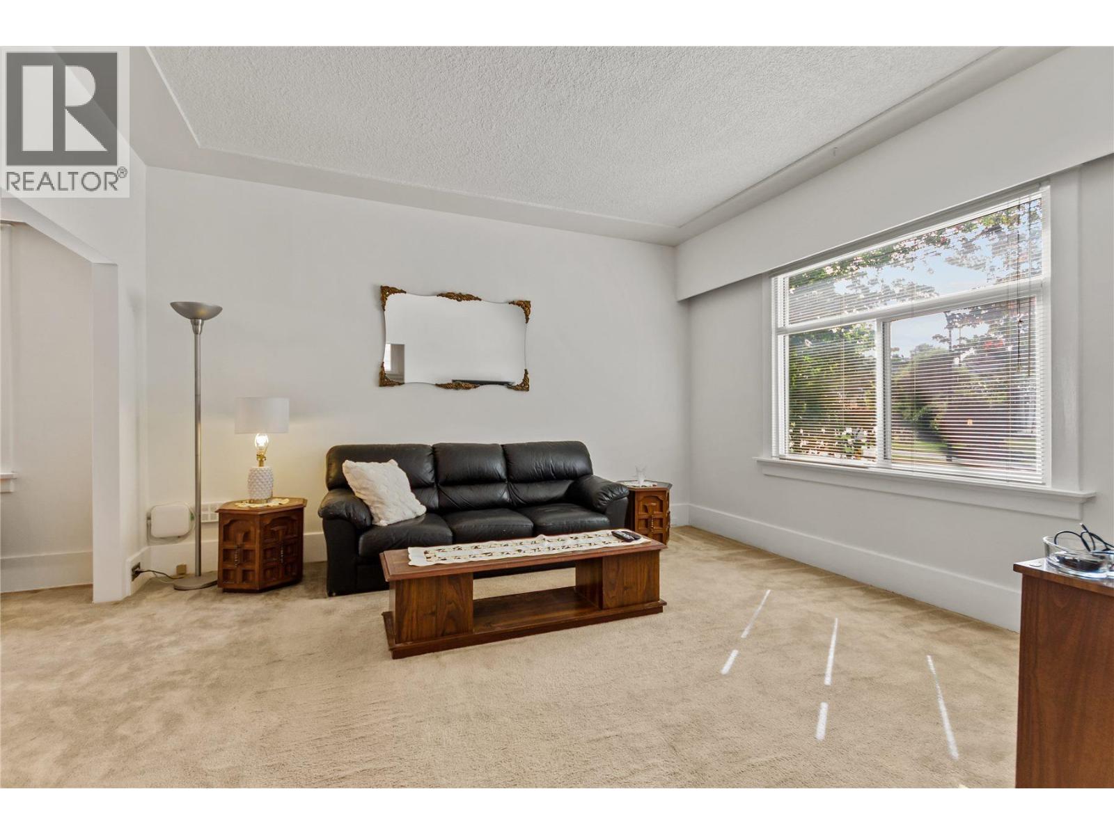 2461 Dundas Street, Vancouver, British Columbia  V5K 1P5 - Photo 3 - R3161015