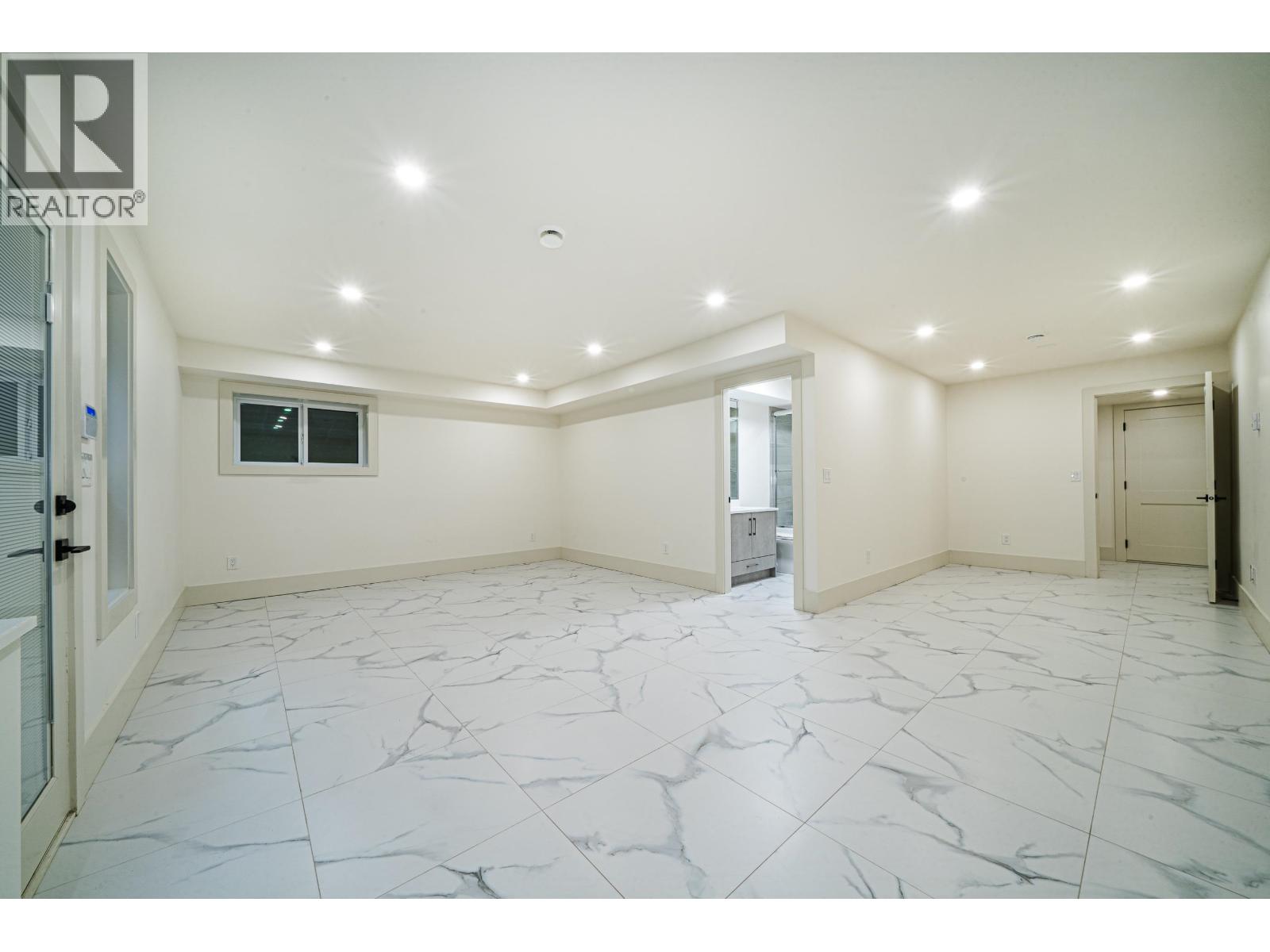 6708 Winch Street, Burnaby, British Columbia  V5B 4K2 - Photo 30 - R3161039