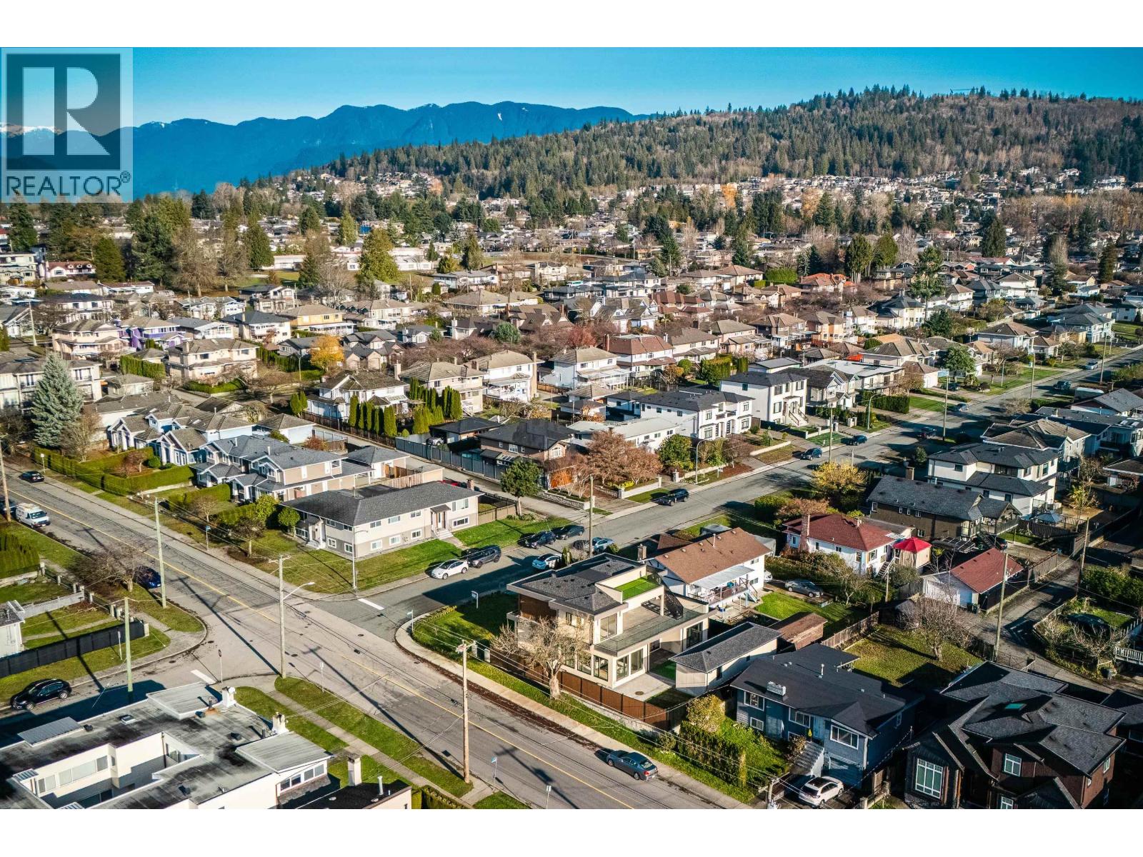 6708 Winch Street, Burnaby, British Columbia  V5B 4K2 - Photo 4 - R3161039