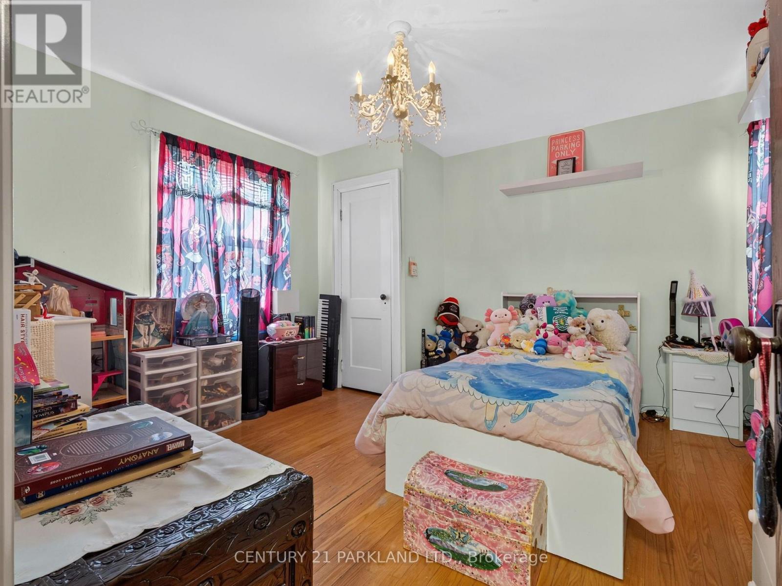 323 Nairn Avenue, Toronto, Ontario  M6E 4H9 - Photo 16 - W13738780