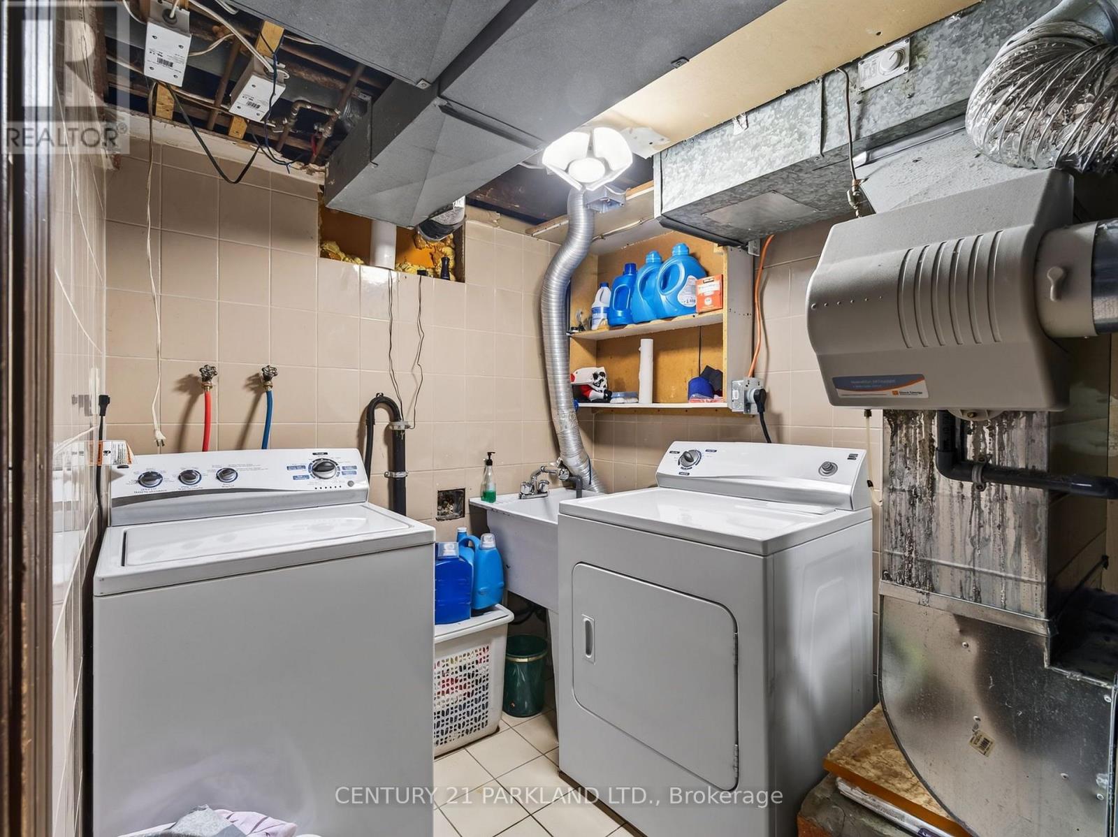 323 Nairn Avenue, Toronto, Ontario  M6E 4H9 - Photo 20 - W13738780
