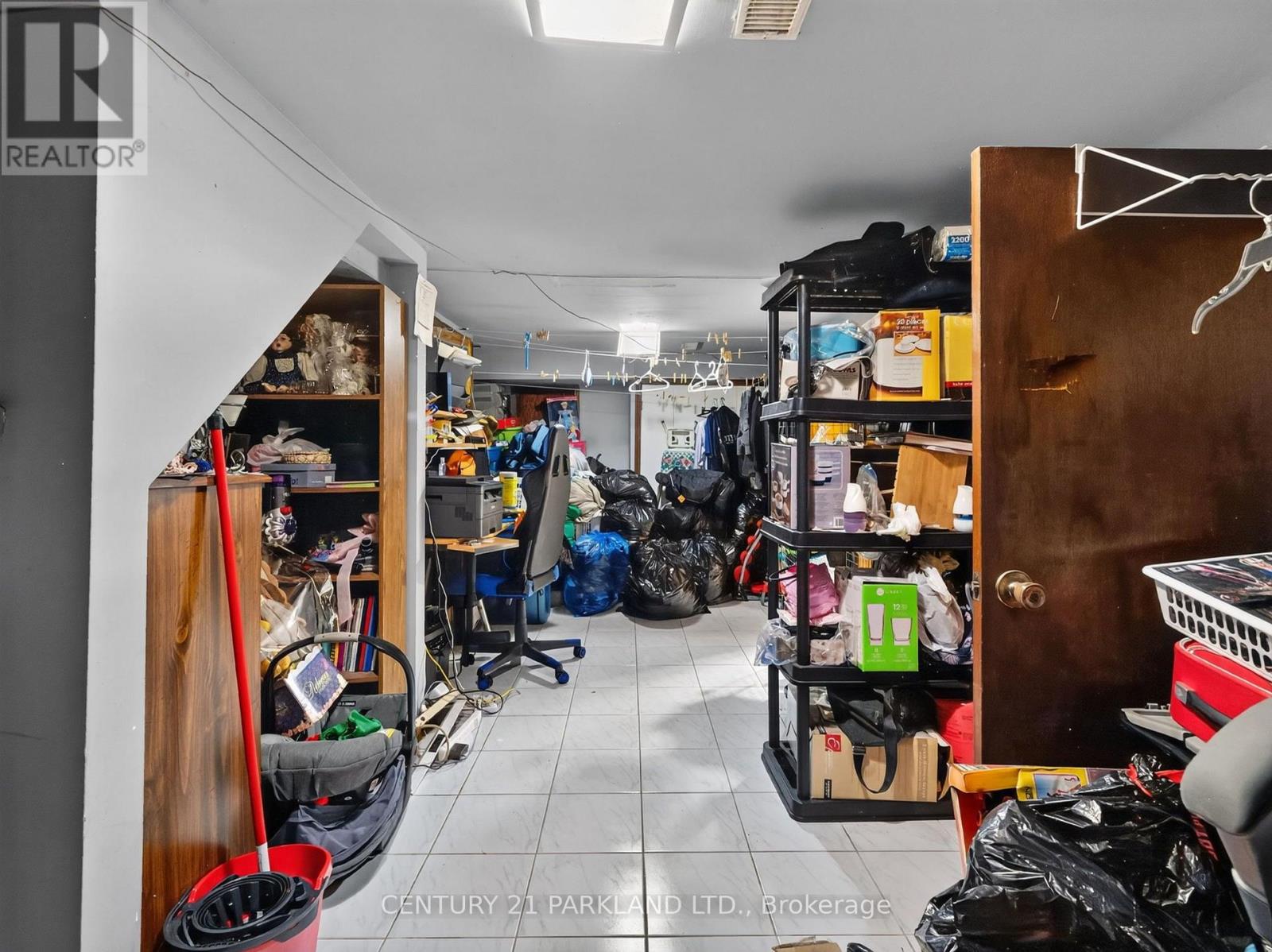 323 Nairn Avenue, Toronto, Ontario  M6E 4H9 - Photo 21 - W13738780