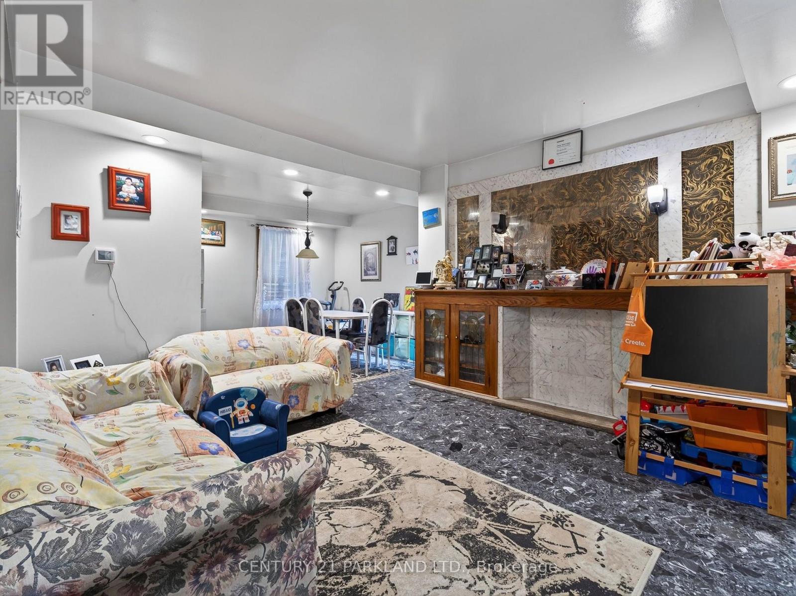 323 Nairn Avenue, Toronto, Ontario  M6E 4H9 - Photo 3 - W13738780