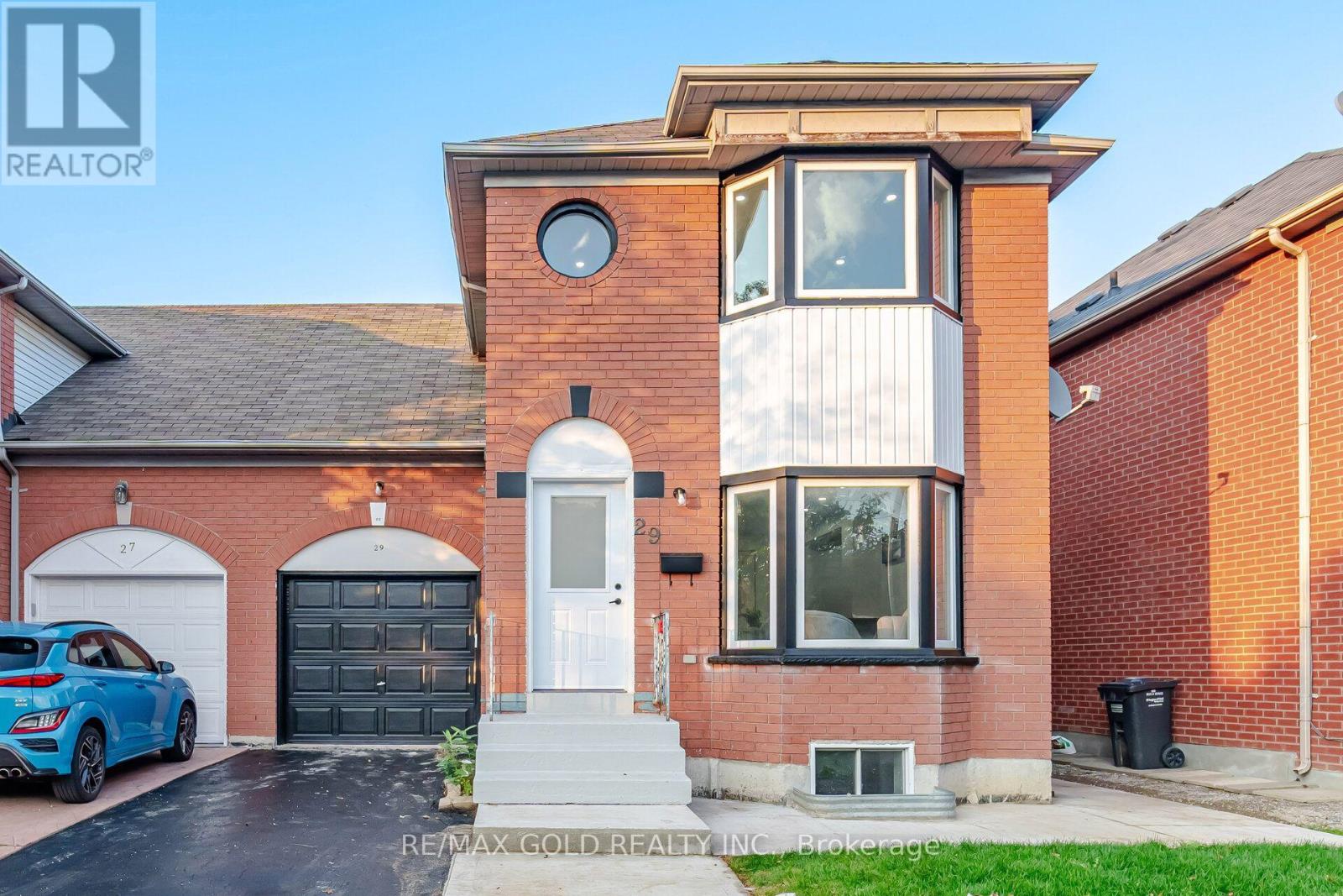 29 FERN VALLEY CRESCENT, Brampton, Ontario