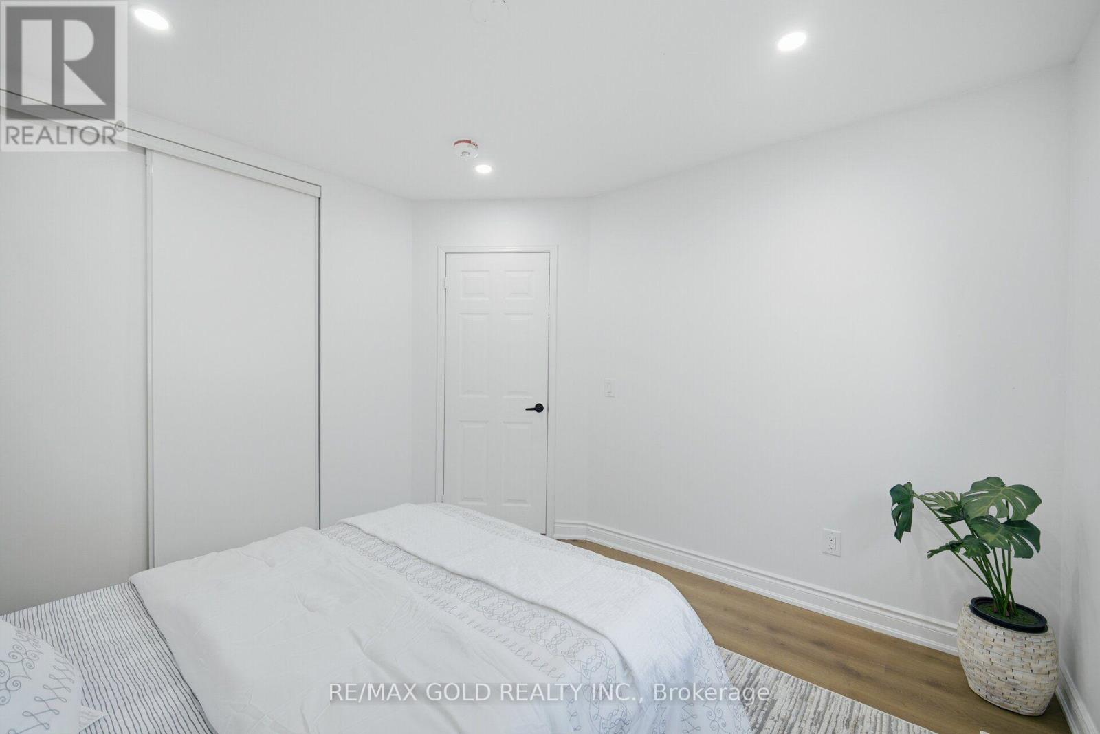 29 Fern Valley Crescent, Brampton, Ontario  L6R 1K7 - Photo 28 - W13738836