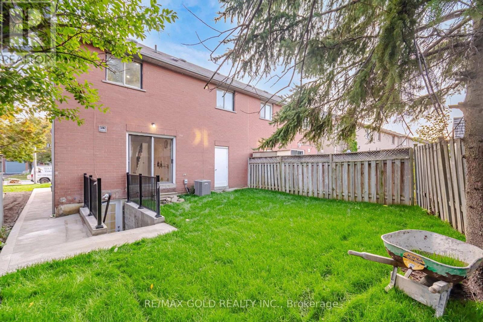 29 Fern Valley Crescent, Brampton, Ontario  L6R 1K7 - Photo 47 - W13738836