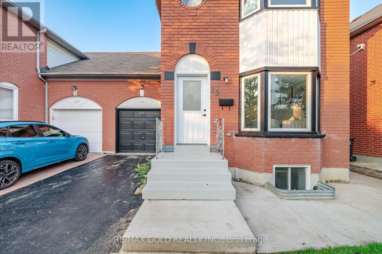 29 Fern Valley Crescent, Brampton, Ontario  L6R 1K7 - Photo 6 - W13738836