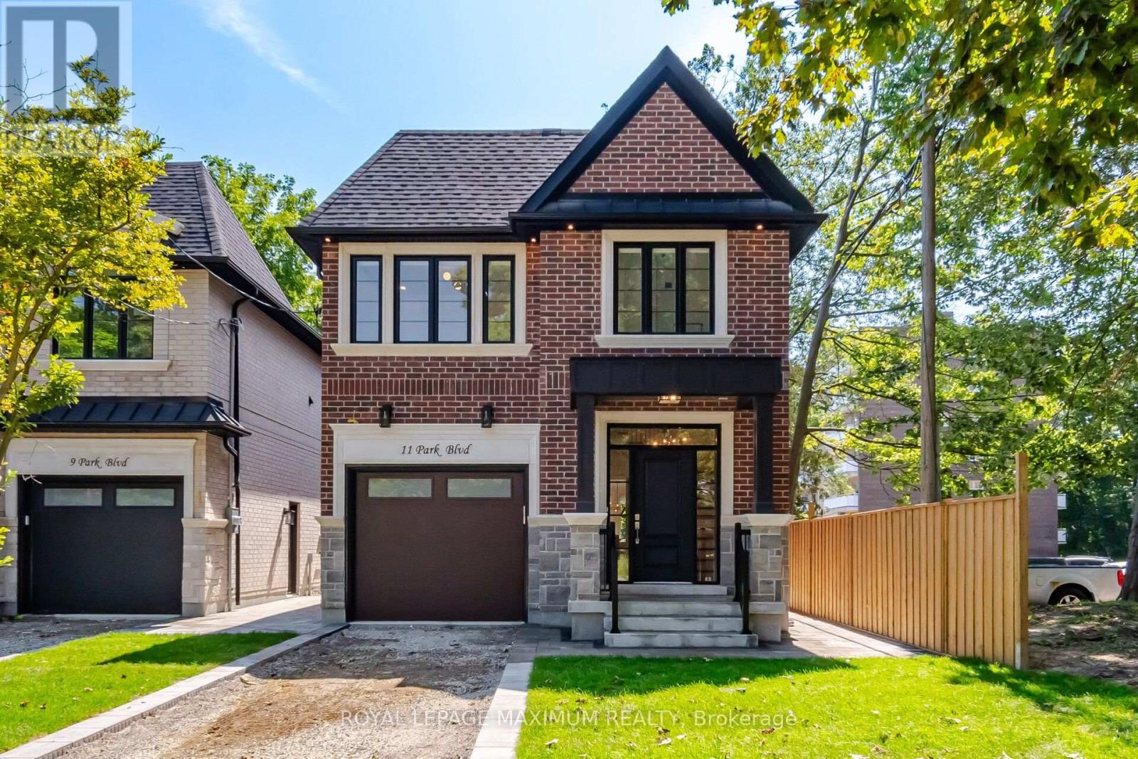 11 PARK BOULEVARD, Toronto, Ontario