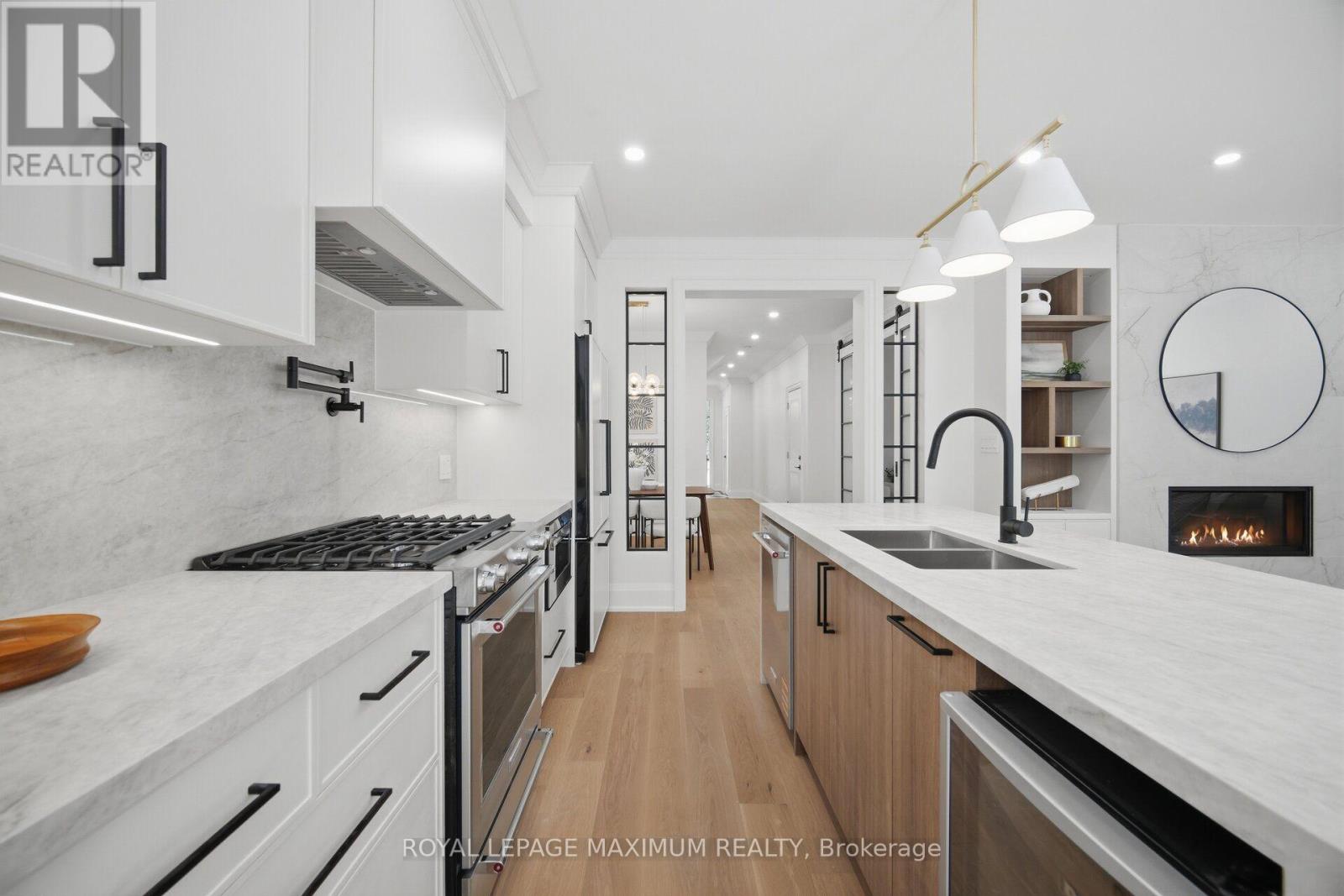 11 Park Boulevard, Toronto, Ontario  M8W 1G3 - Photo 11 - W13738880