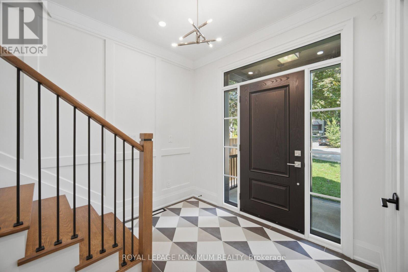 11 Park Boulevard, Toronto, Ontario  M8W 1G3 - Photo 3 - W13738880