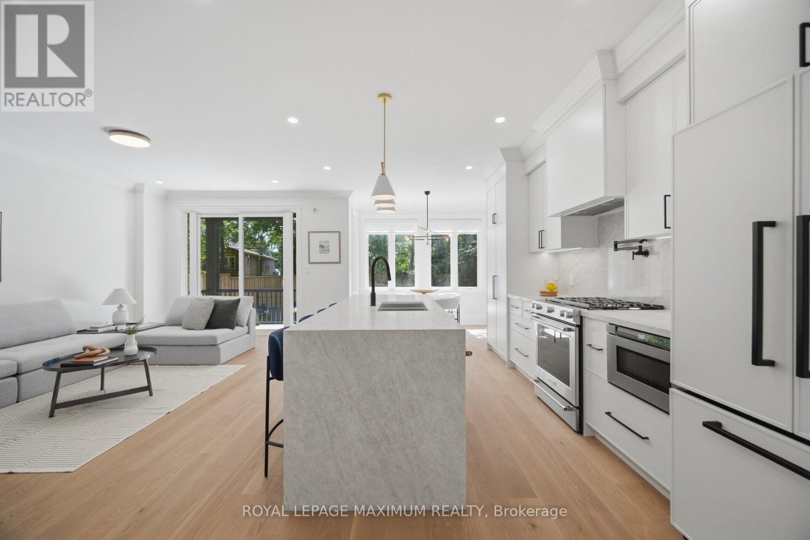11 Park Boulevard, Toronto, Ontario  M8W 1G3 - Photo 9 - W13738880
