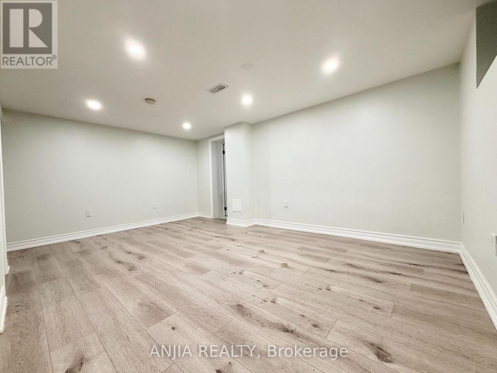 77 Nash Drive, Toronto, Ontario  M3M 2L6 - Photo 19 - W13712514