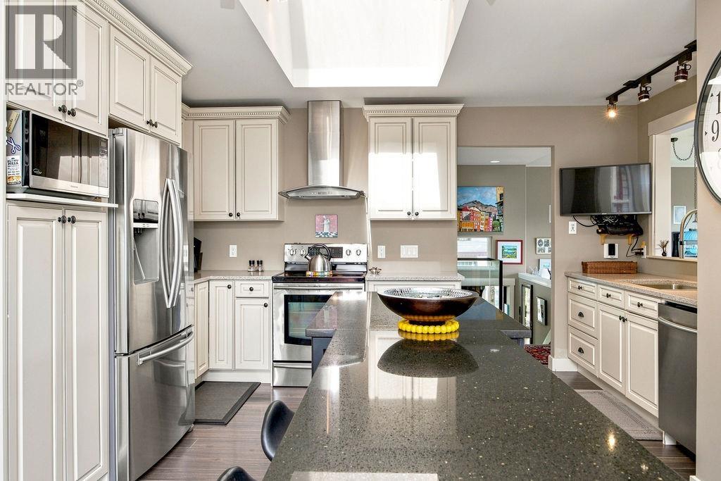 491 Woodland Avenue, Gibsons, British Columbia  V0N 1V1 - Photo 12 - R3160978