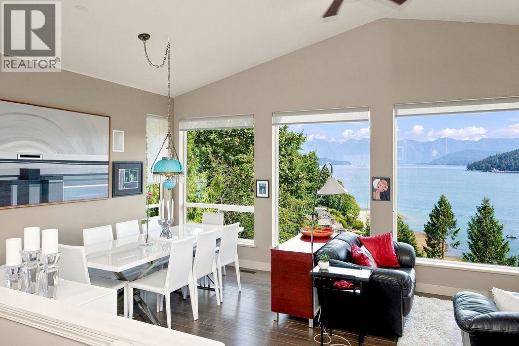 491 Woodland Avenue, Gibsons, British Columbia  V0N 1V1 - Photo 4 - R3160978