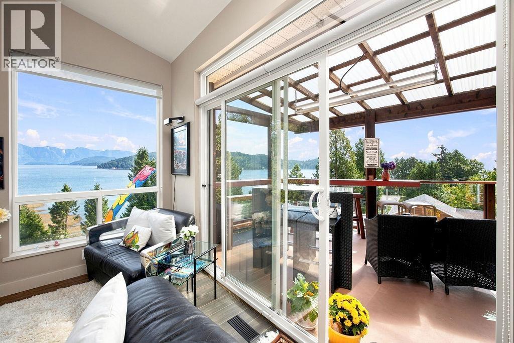 491 Woodland Avenue, Gibsons, British Columbia  V0N 1V1 - Photo 8 - R3160978
