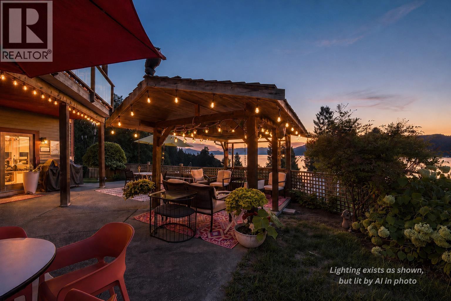 491 Woodland Avenue, Gibsons, British Columbia  V0N 1V1 - Photo 1 - R3160978
