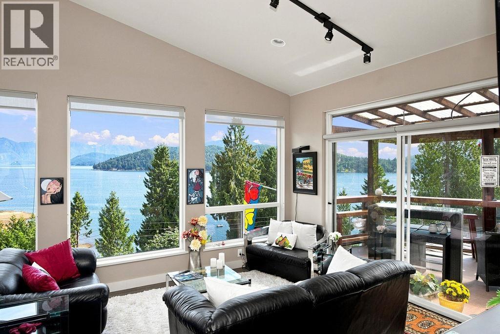 491 Woodland Avenue, Gibsons, British Columbia  V0N 1V1 - Photo 5 - R3160978