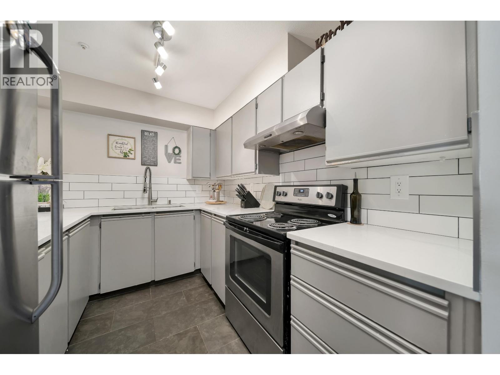 204 11671 Fraser Street, Maple Ridge, British Columbia  V2X 6C4 - Photo 12 - R3159775