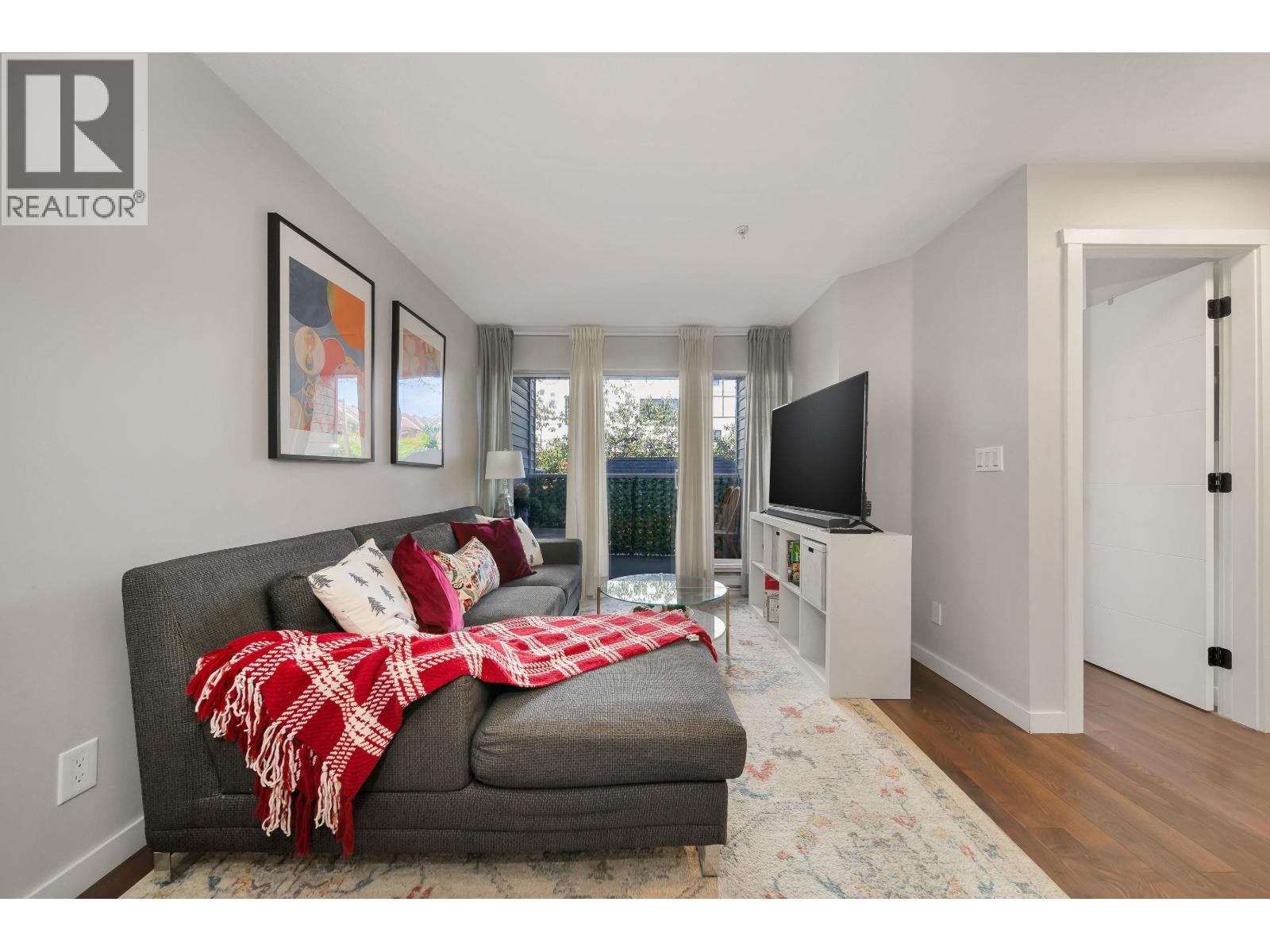 204 11671 Fraser Street, Maple Ridge, British Columbia  V2X 6C4 - Photo 4 - R3159775