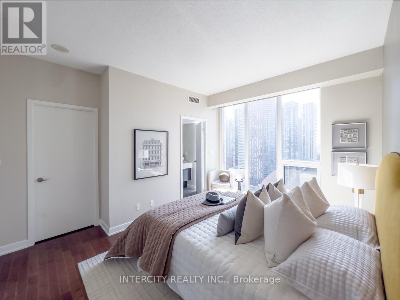 2503 - 126 Simcoe Street, Toronto, Ontario  M5H 4E6 - Photo 12 - C13738634