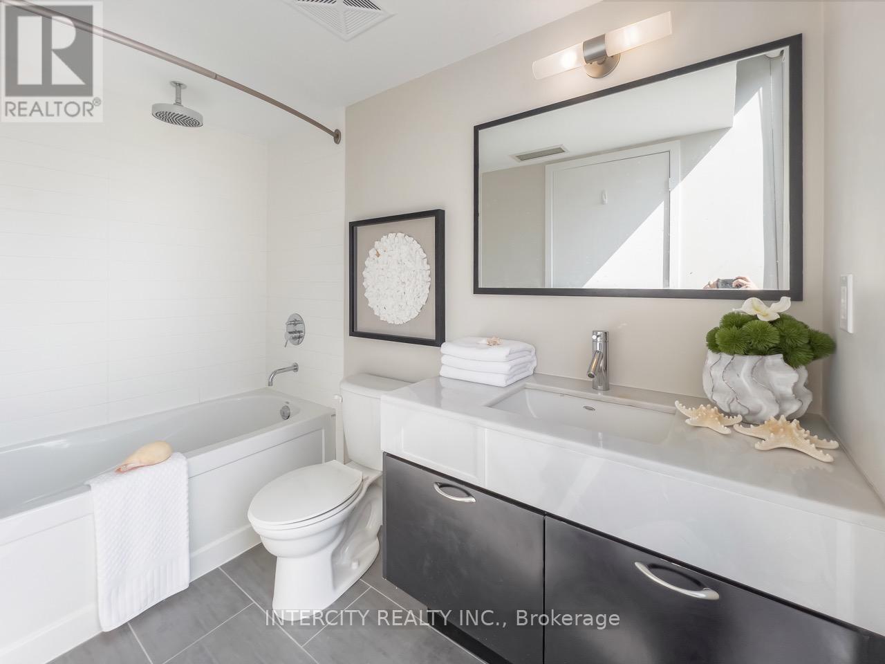 2503 - 126 Simcoe Street, Toronto, Ontario  M5H 4E6 - Photo 17 - C13738634