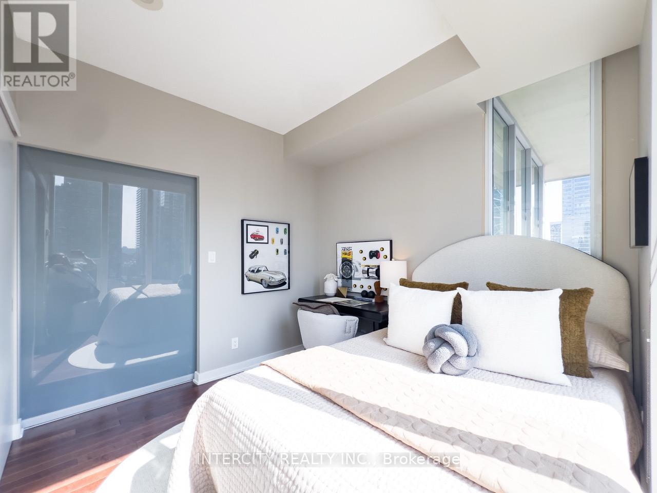 2503 - 126 Simcoe Street, Toronto, Ontario  M5H 4E6 - Photo 14 - C13738634