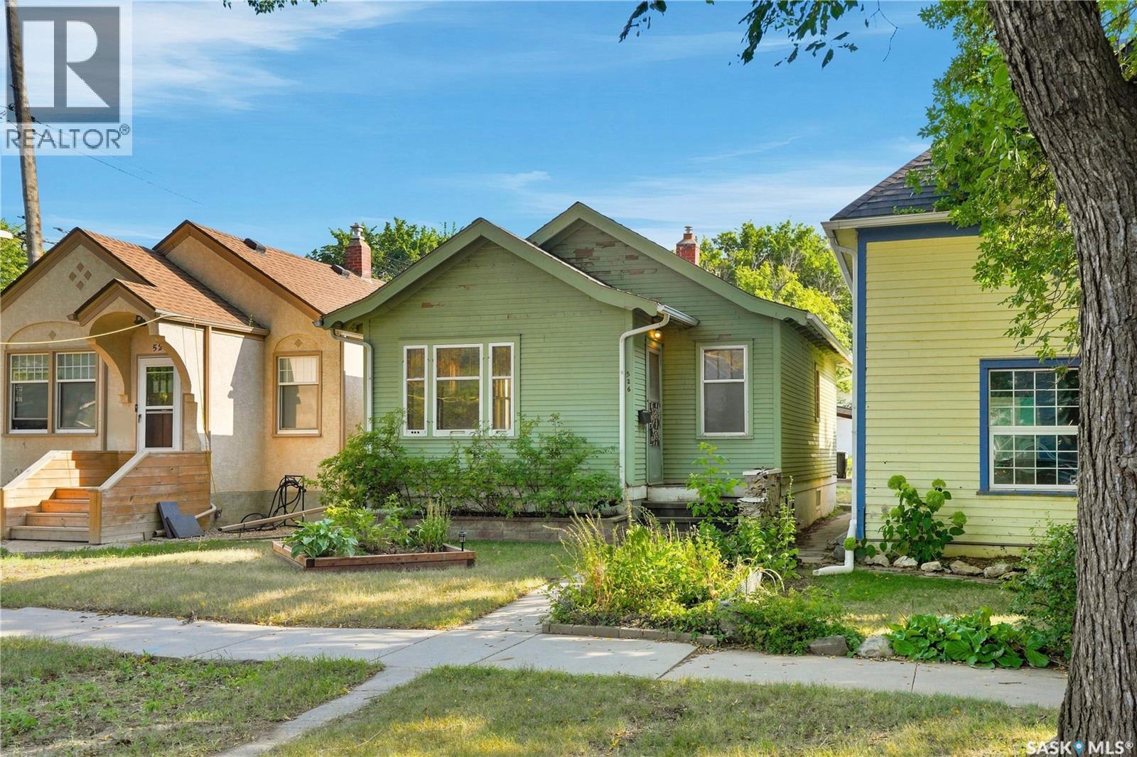 526 7th Street E, Saskatoon, Saskatchewan  S7H 0X7 - Photo 2 - SK047356