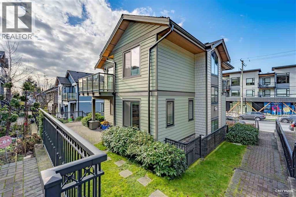 1436 Bewicke Avenue, North Vancouver, British Columbia  V7M 3B8 - Photo 5 - R3143934