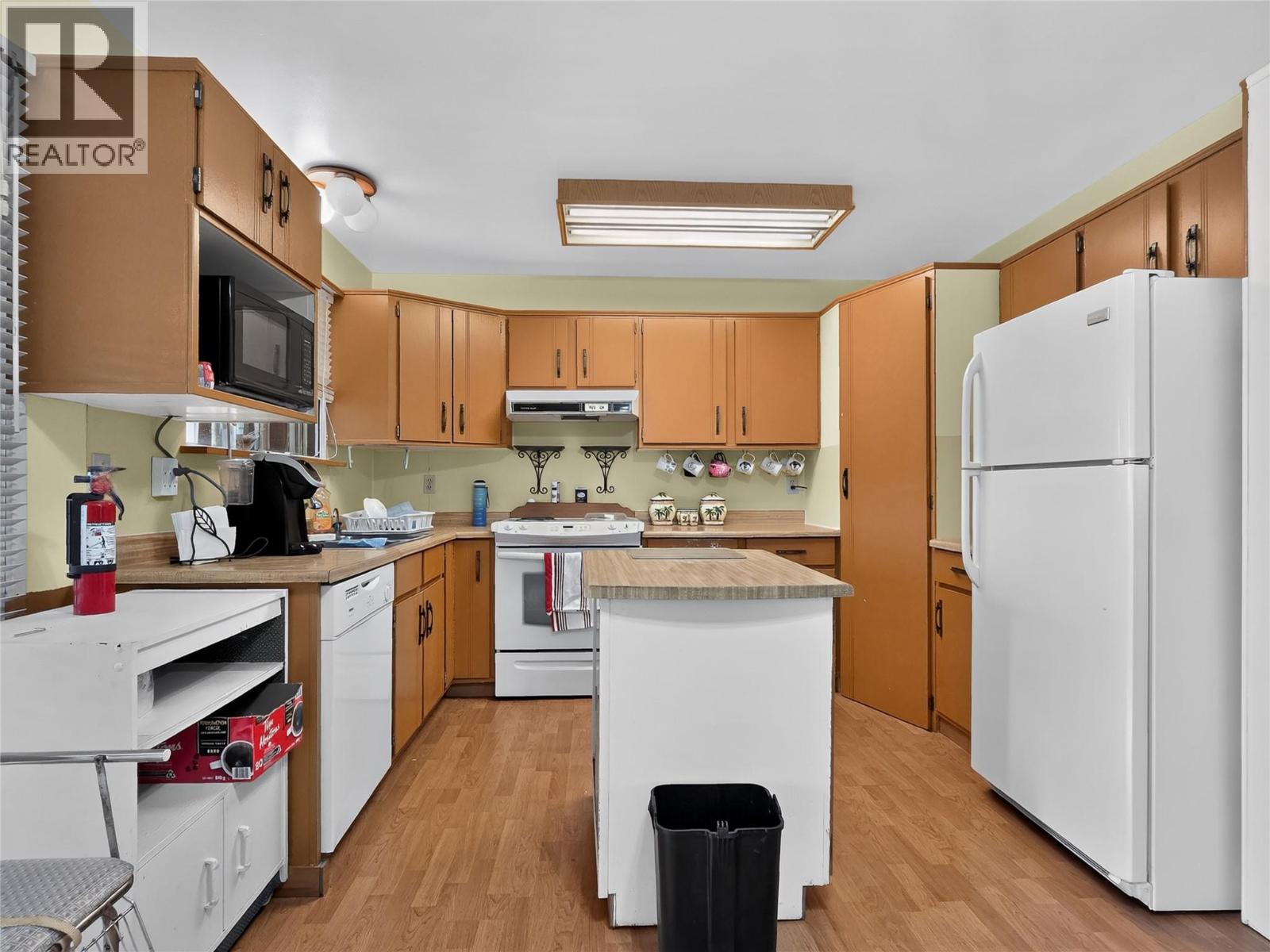 1516 Cumming Boulevard, Cache Creek, British Columbia  V0K 1H0 - Photo 9 - 10399615
