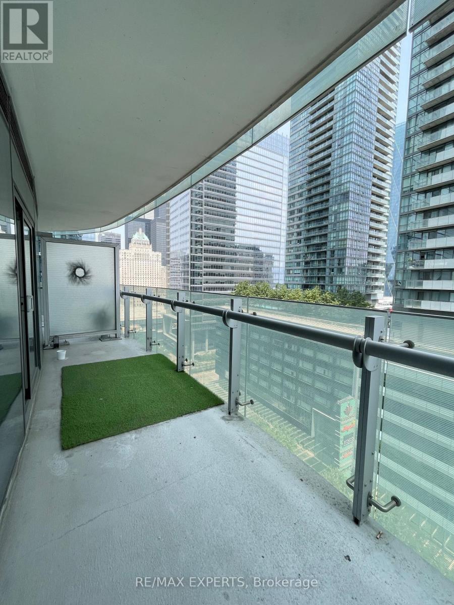 1212 - 14 York Street, Toronto, Ontario  M5J 0A9 - Photo 9 - C13738956