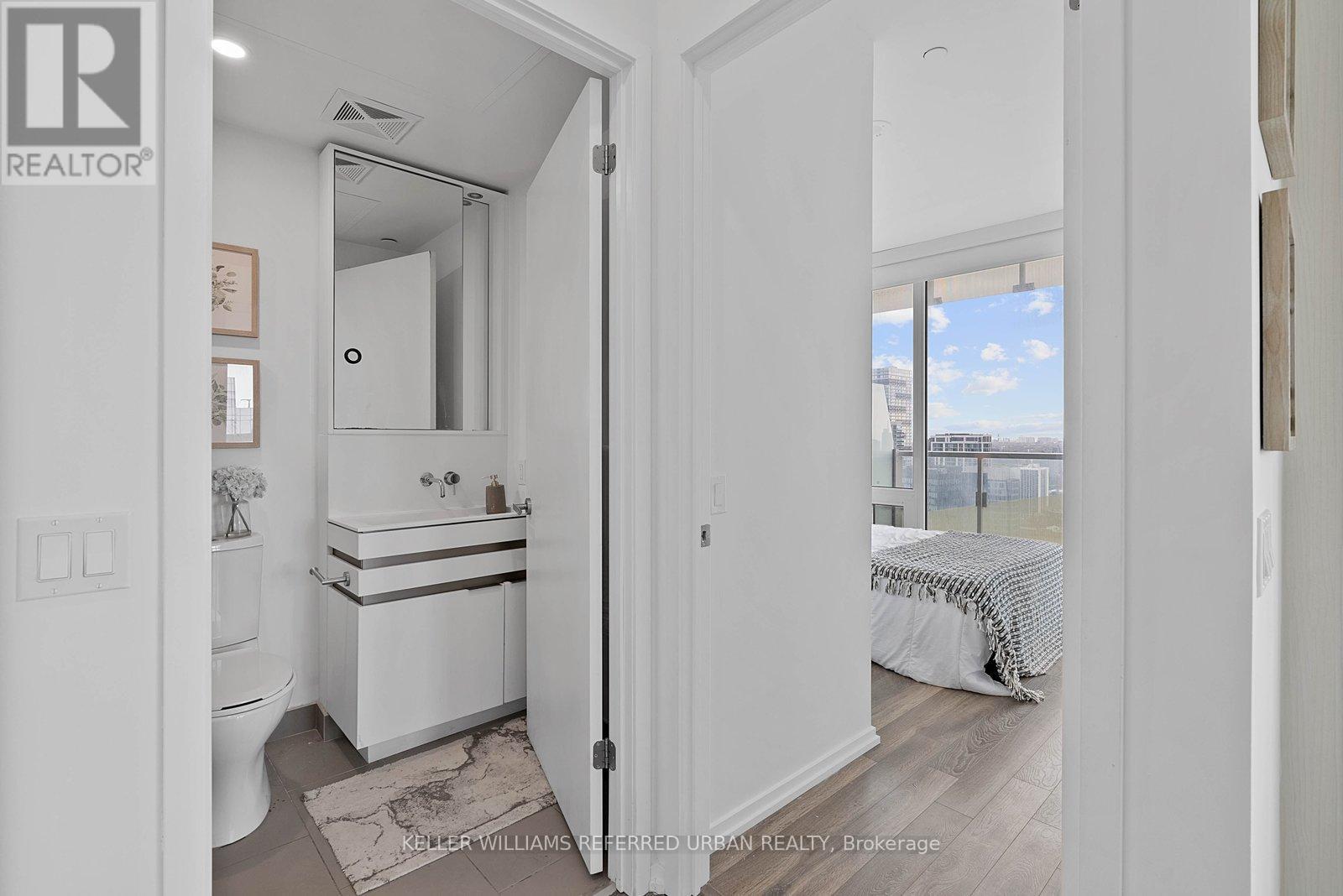 2905 - 197 Yonge Street, Toronto, Ontario  M5B 0C1 - Photo 9 - C13739020