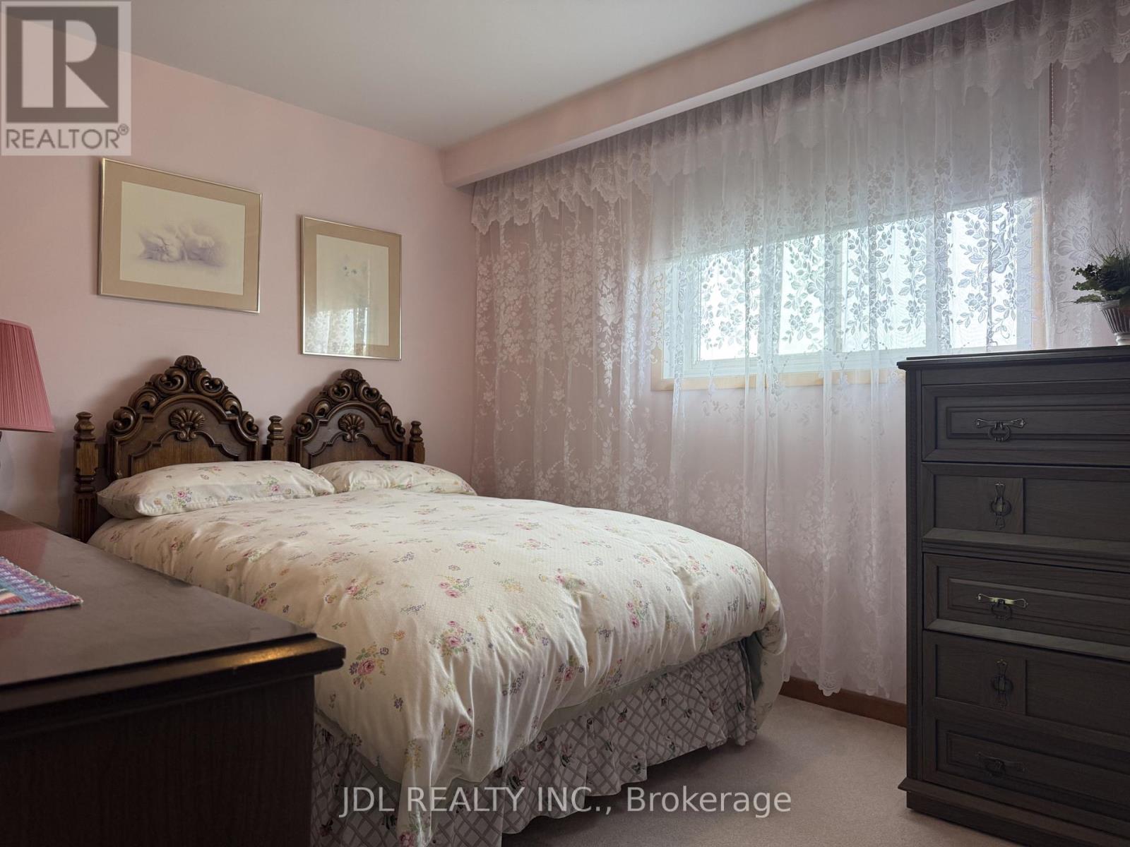 Room - 28 Orangewood Crescent, Toronto, Ontario M1W 1C6 - Photo 2 - E13739006