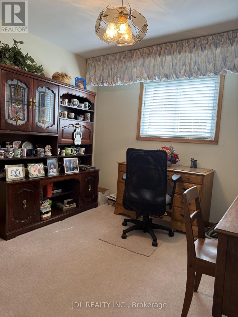 Room - 28 Orangewood Crescent, Toronto, Ontario M1W 1C6 - Photo 4 - E13739006