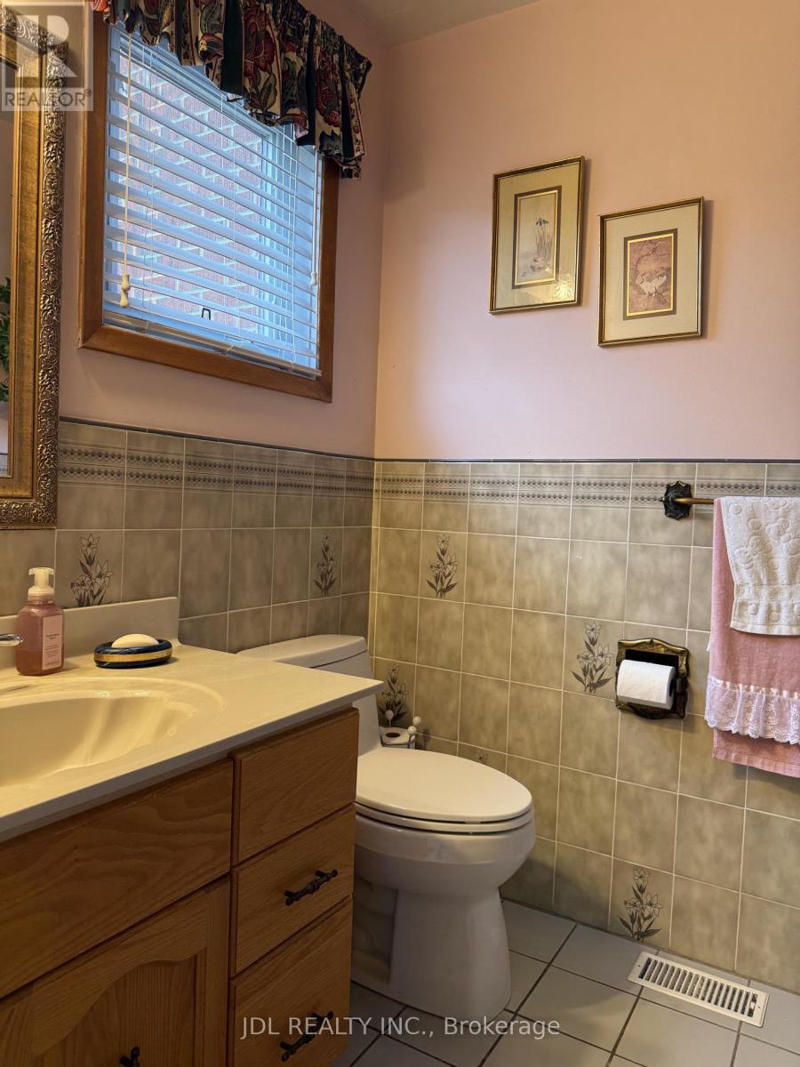 Room - 28 Orangewood Crescent, Toronto, Ontario M1W 1C6 - Photo 6 - E13739006