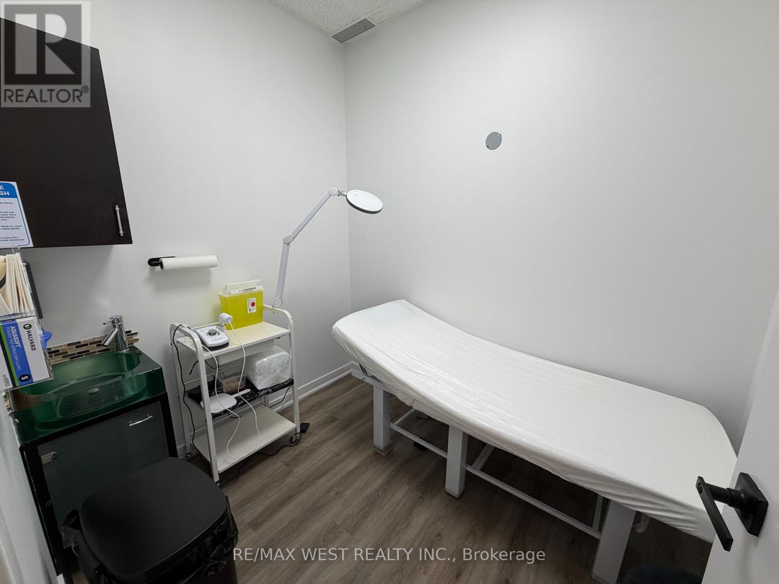 A4 Rm#1 - 1390 Major Mackenzie Drive E, Richmond Hill, Ontario  L4S 0A1 - Photo 2 - N13738988