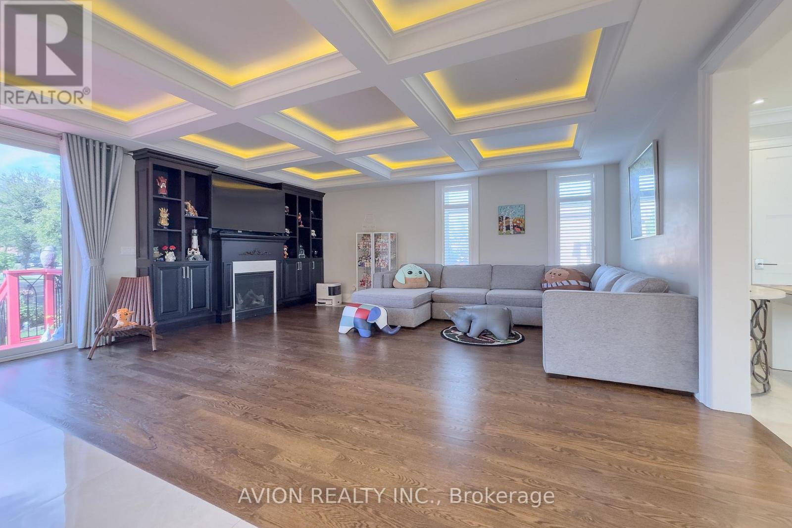 220 Falstaff Avenue, Toronto, Ontario  M6L 2E9 - Photo 10 - W13738962