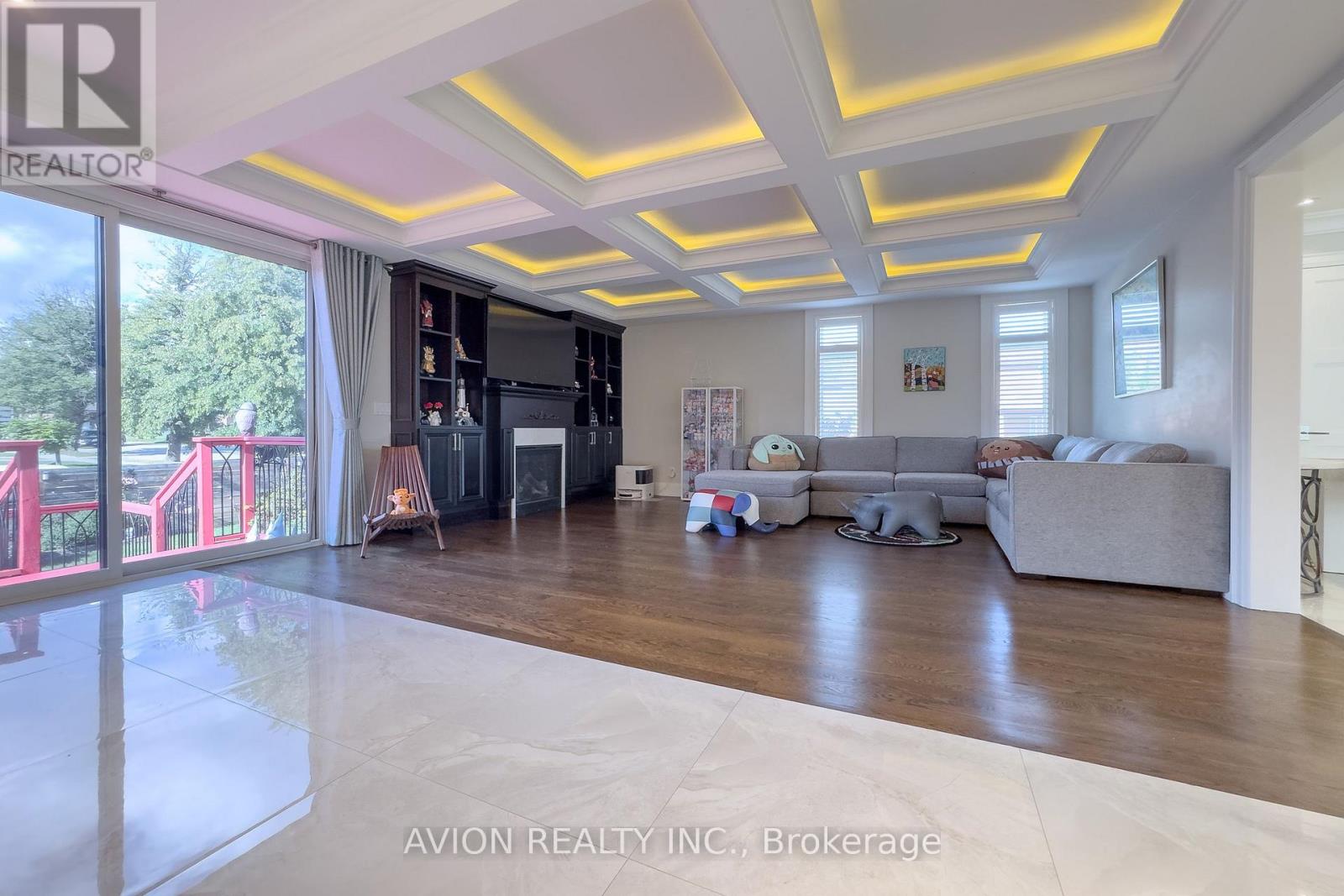 220 Falstaff Avenue, Toronto, Ontario  M6L 2E9 - Photo 11 - W13738962