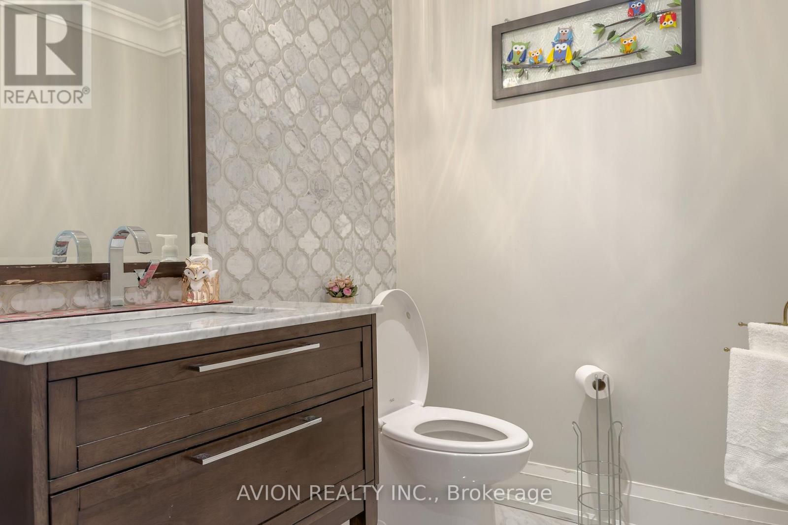 220 Falstaff Avenue, Toronto, Ontario  M6L 2E9 - Photo 14 - W13738962