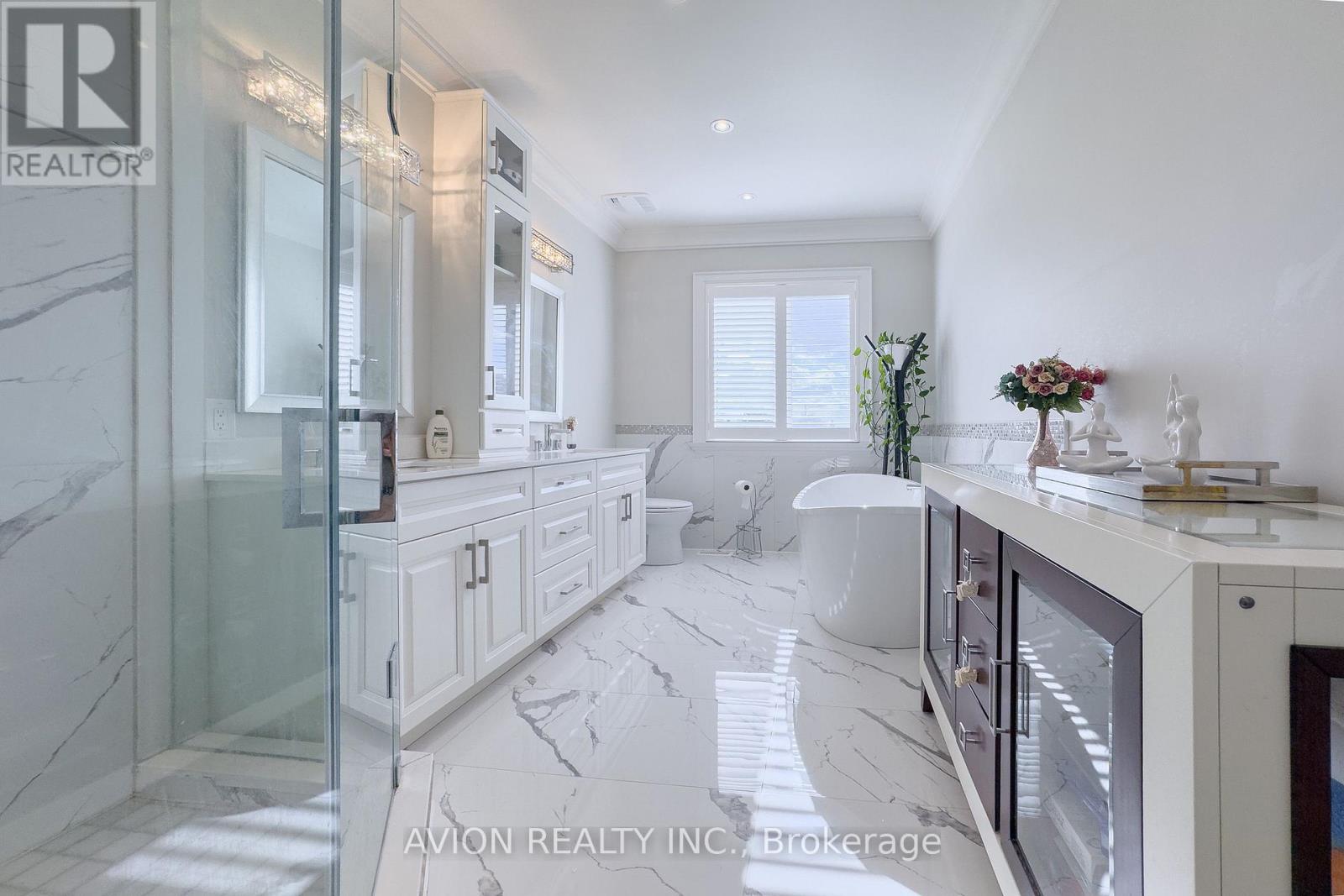 220 Falstaff Avenue, Toronto, Ontario  M6L 2E9 - Photo 17 - W13738962