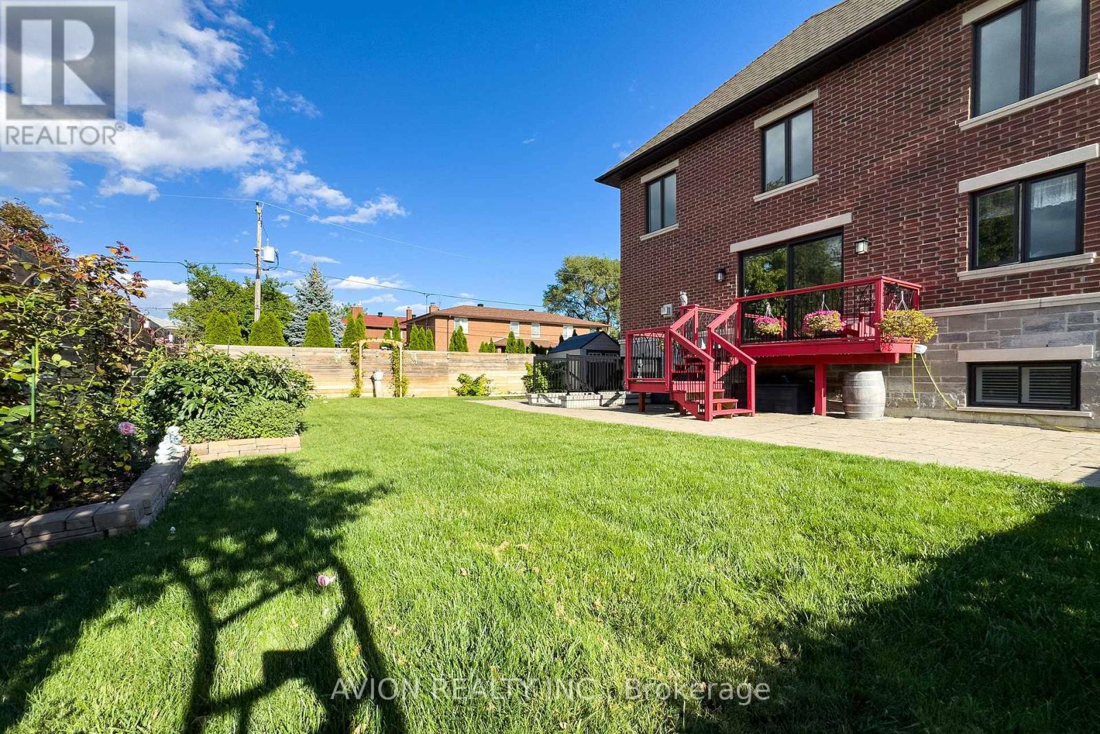 220 Falstaff Avenue, Toronto, Ontario  M6L 2E9 - Photo 35 - W13738962
