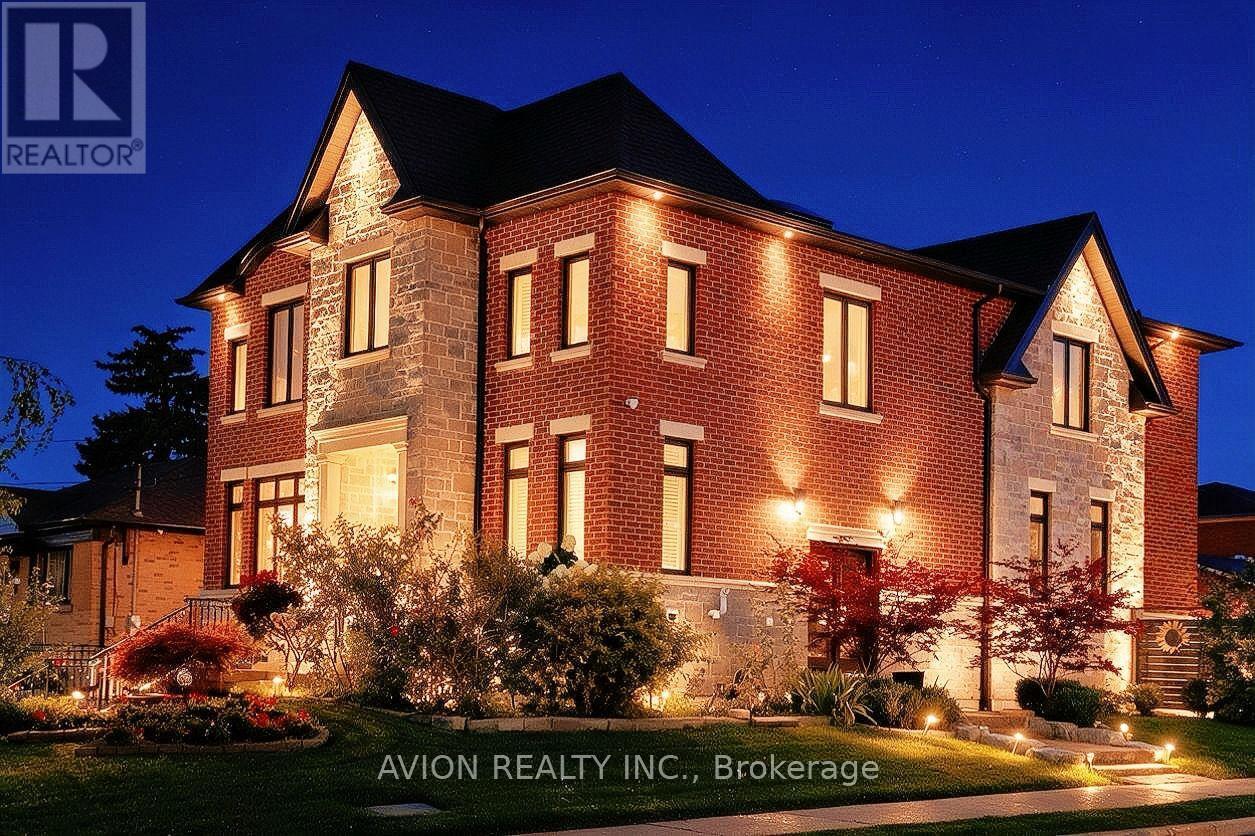 220 Falstaff Avenue, Toronto, Ontario  M6L 2E9 - Photo 37 - W13738962