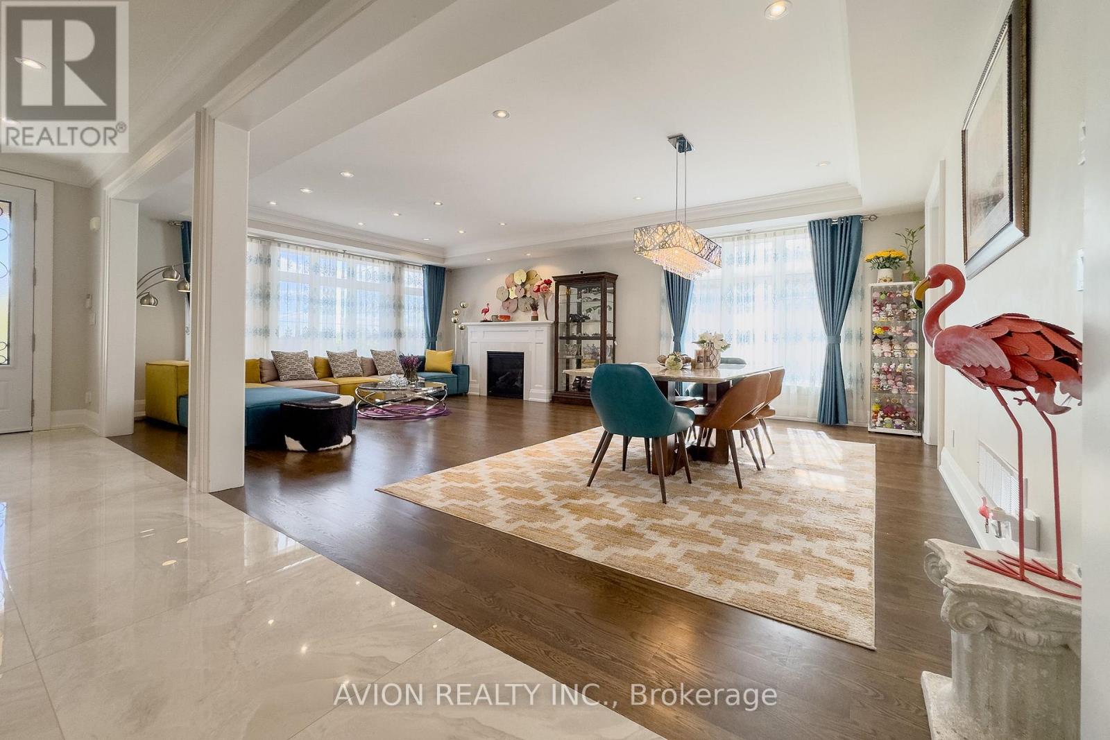 220 Falstaff Avenue, Toronto, Ontario  M6L 2E9 - Photo 4 - W13738962