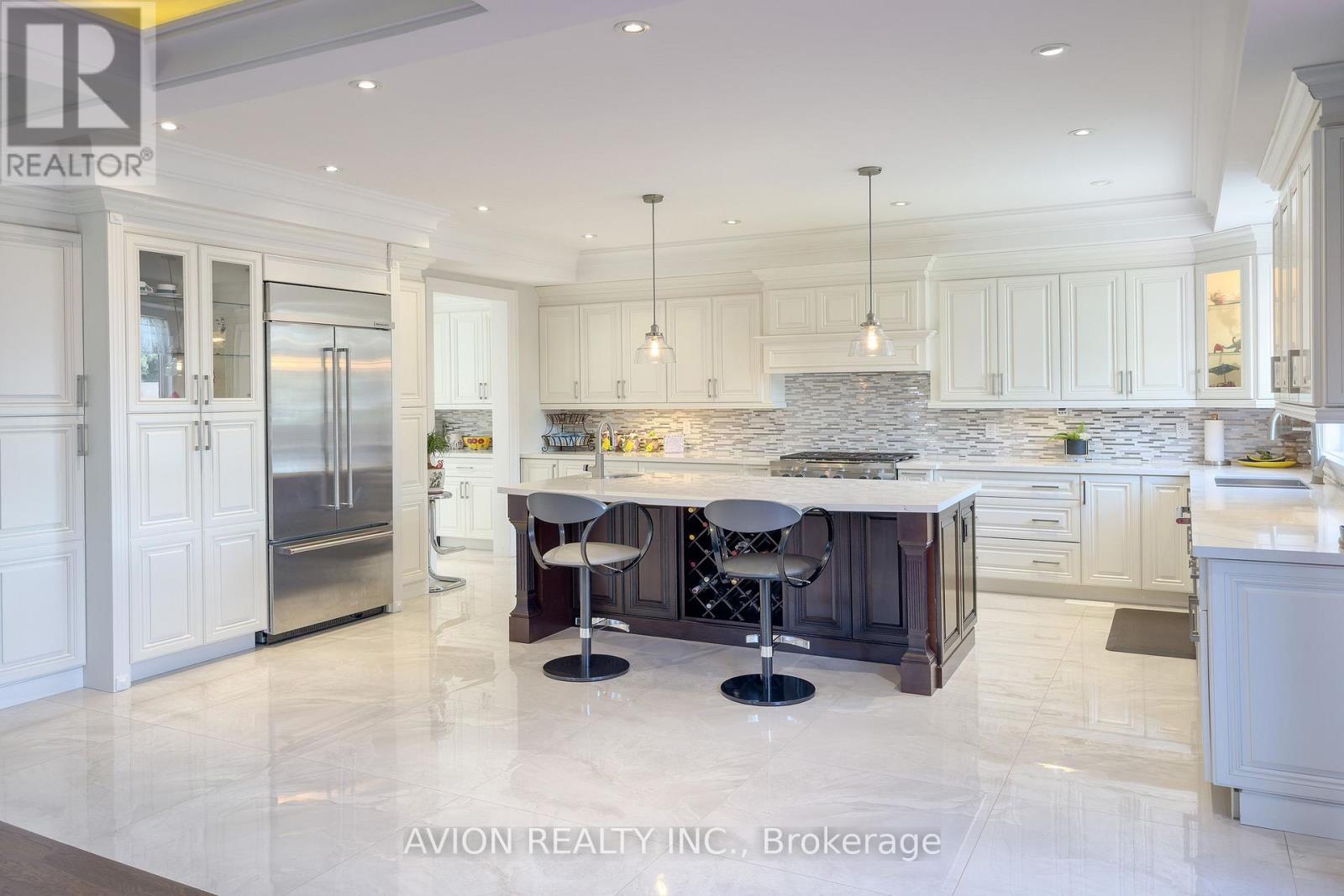 220 Falstaff Avenue, Toronto, Ontario  M6L 2E9 - Photo 8 - W13738962