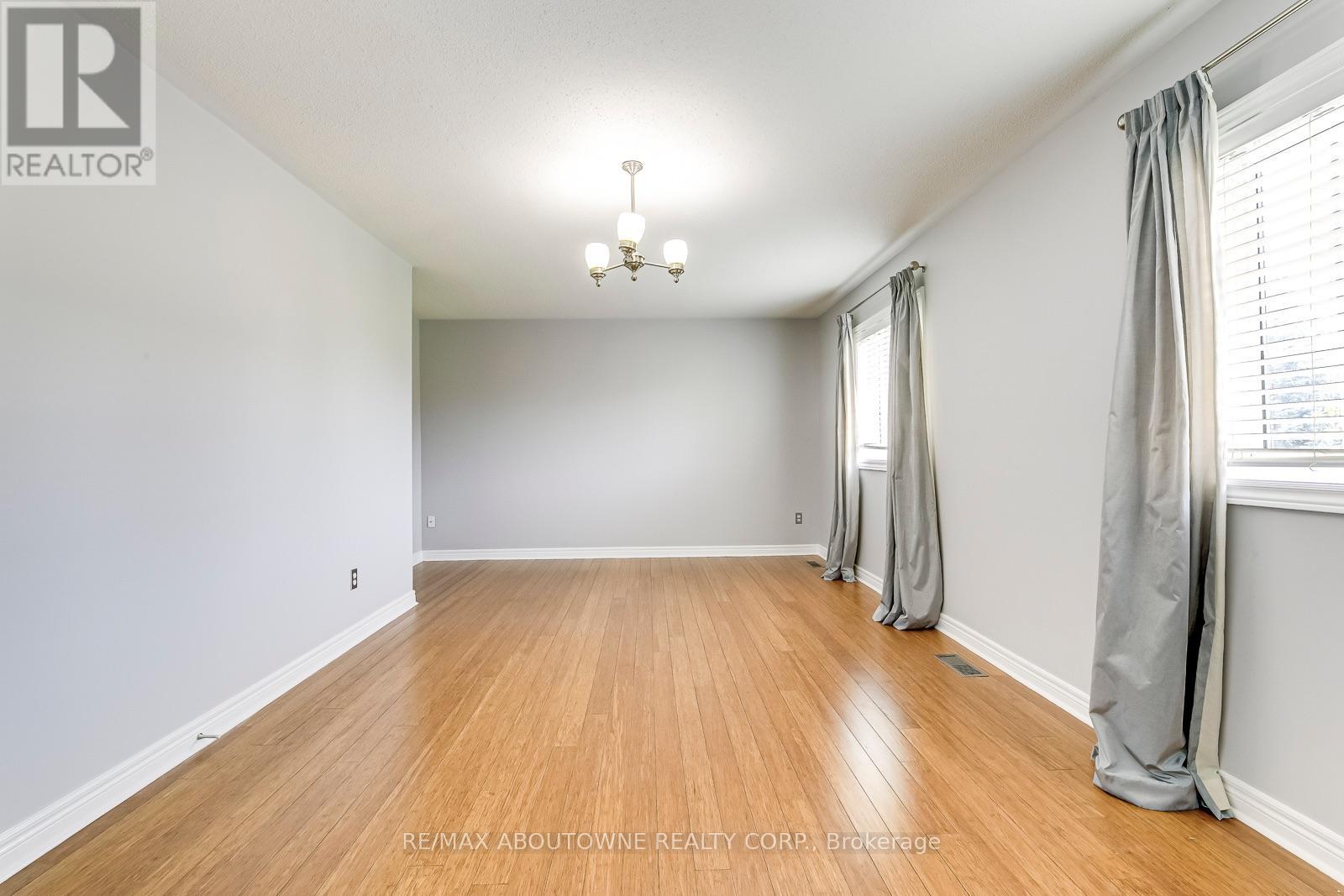 2290 Woodmont Crescent S, Oakville, Ontario  L6M 5A1 - Photo 26 - W13738998