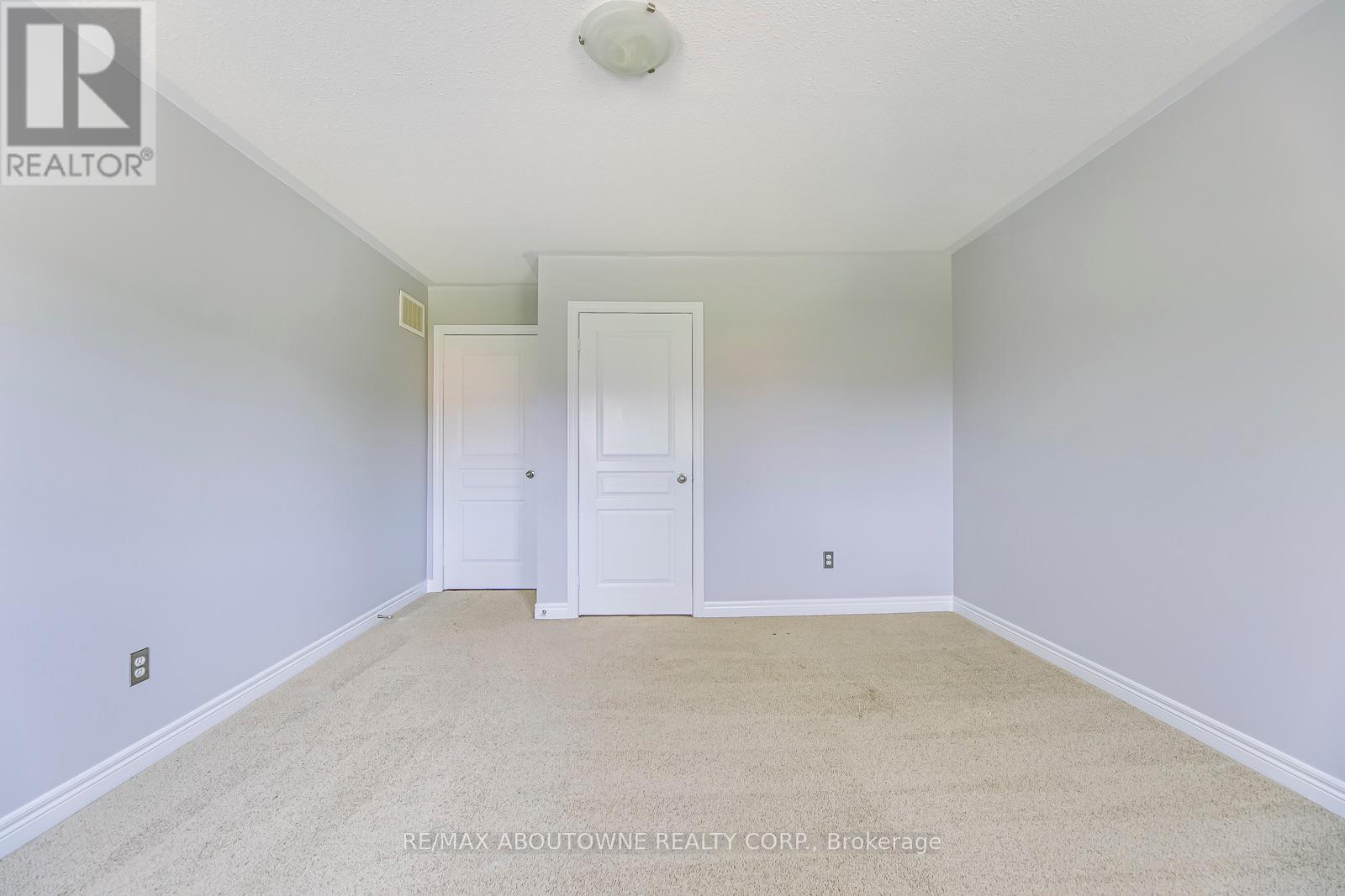 2290 Woodmont Crescent S, Oakville, Ontario  L6M 5A1 - Photo 36 - W13738998