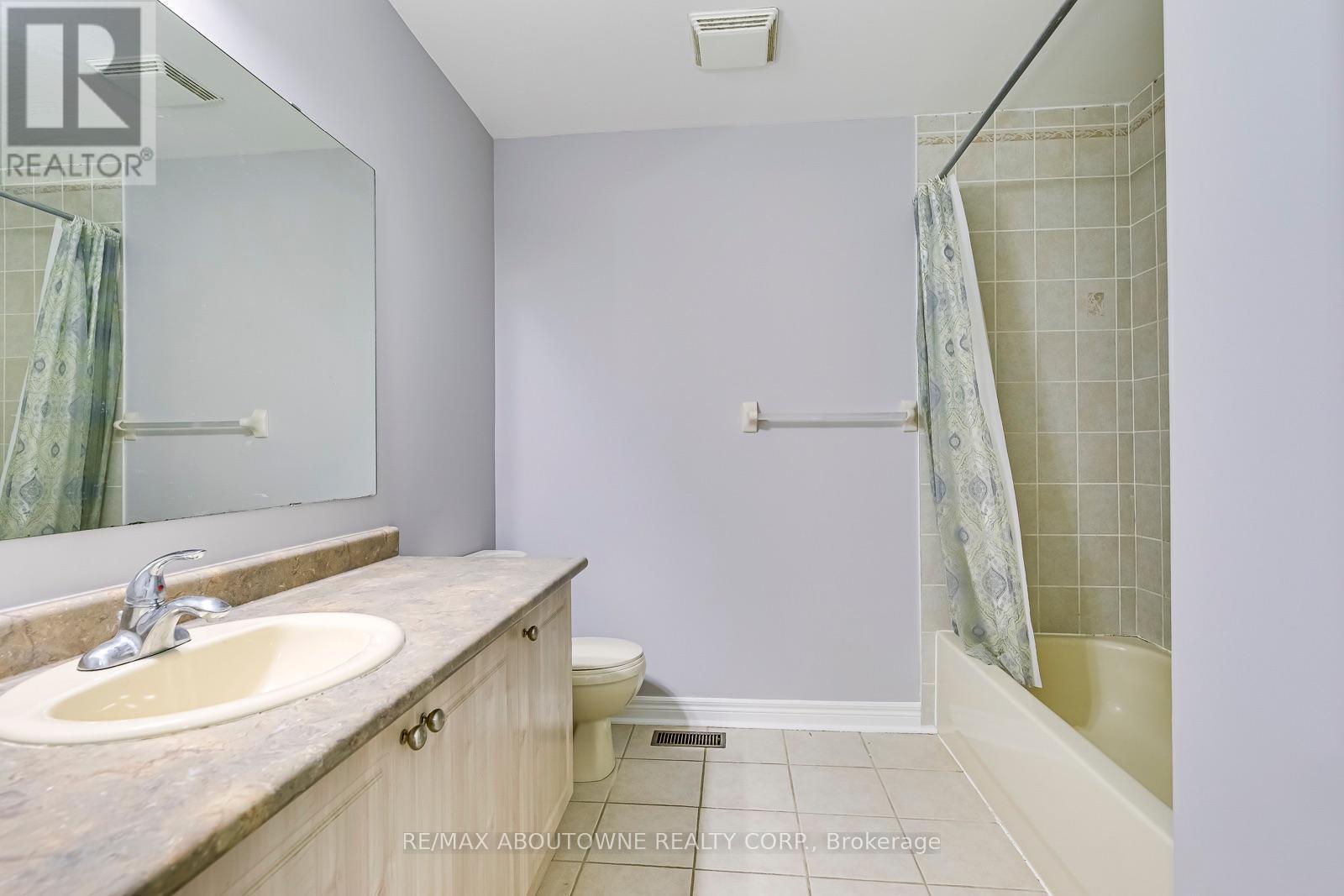 2290 Woodmont Crescent S, Oakville, Ontario  L6M 5A1 - Photo 37 - W13738998