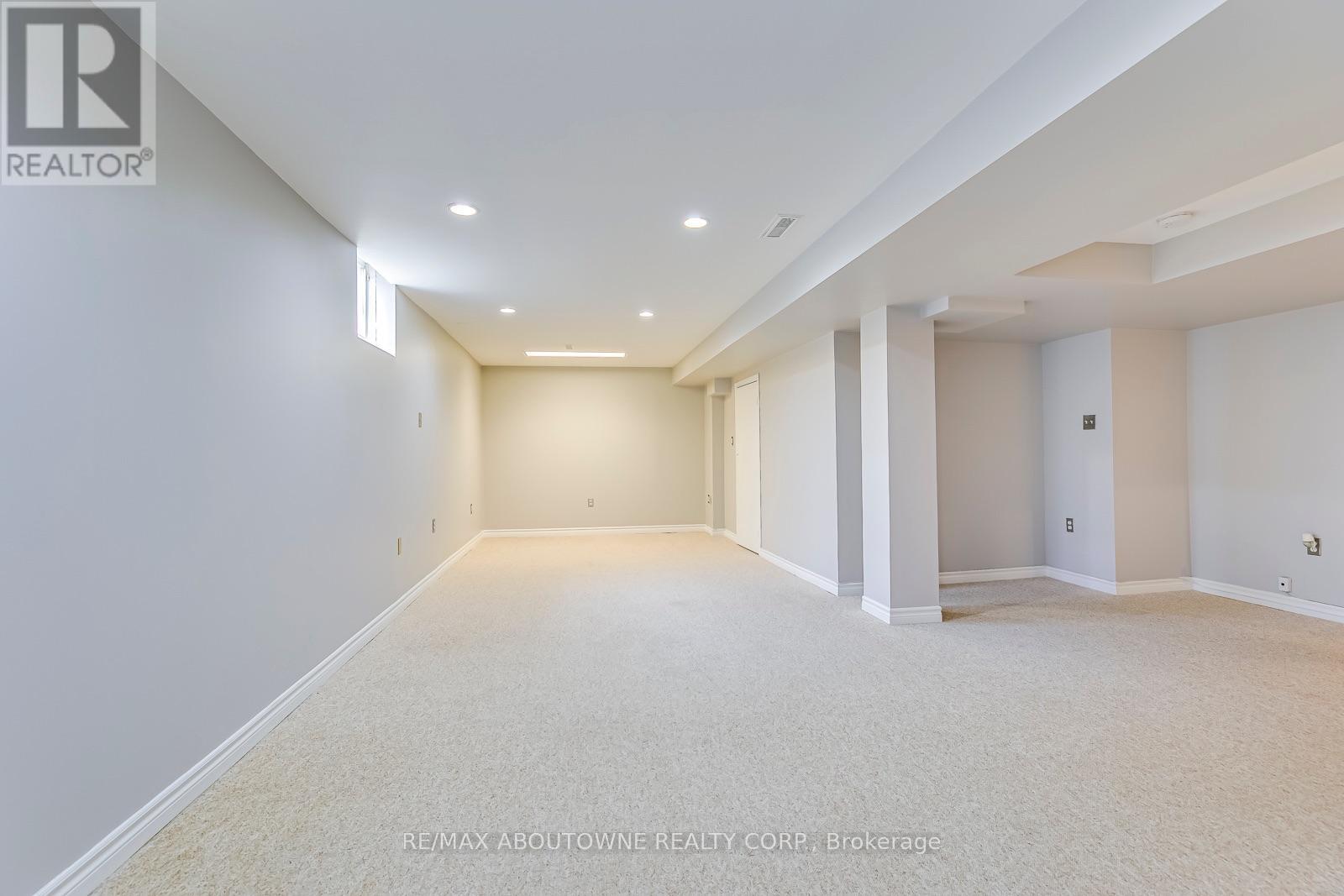 2290 Woodmont Crescent S, Oakville, Ontario  L6M 5A1 - Photo 39 - W13738998