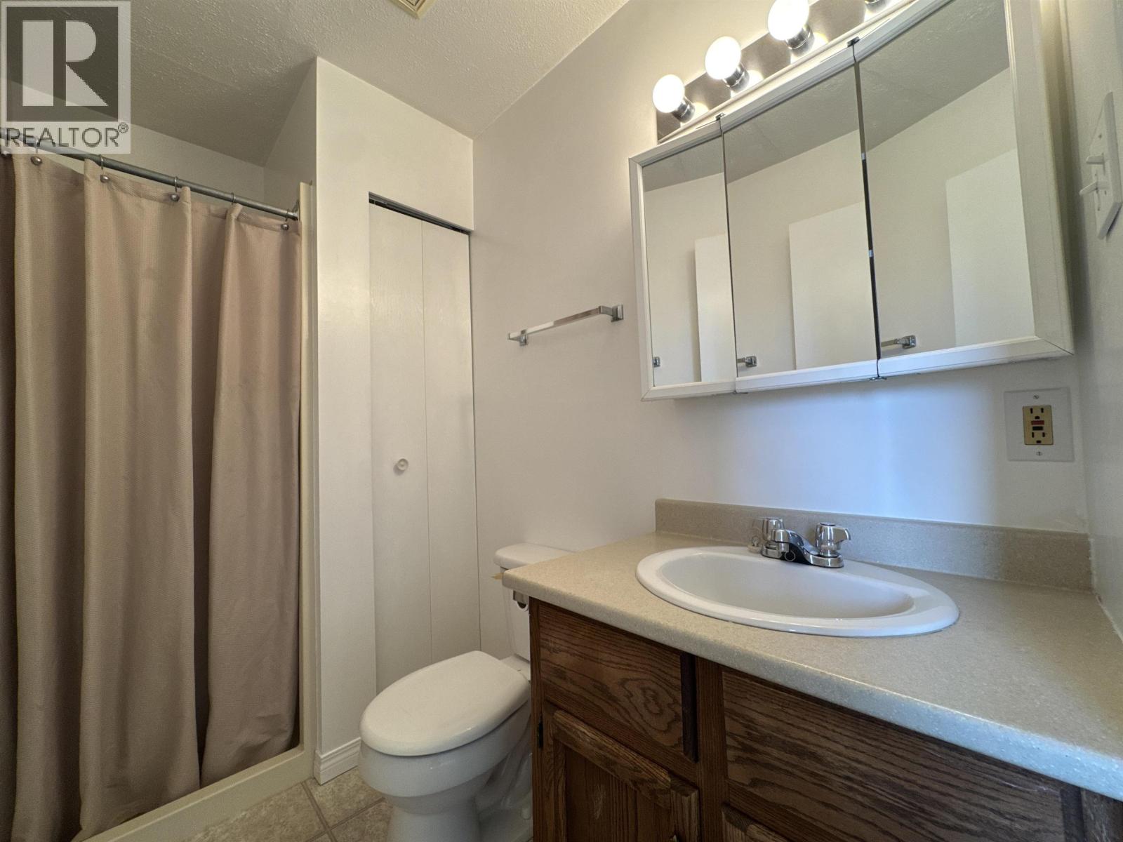 8820 107a Avenue, Fort St. John, British Columbia  V1J 5Z1 - Photo 17 - R3160900