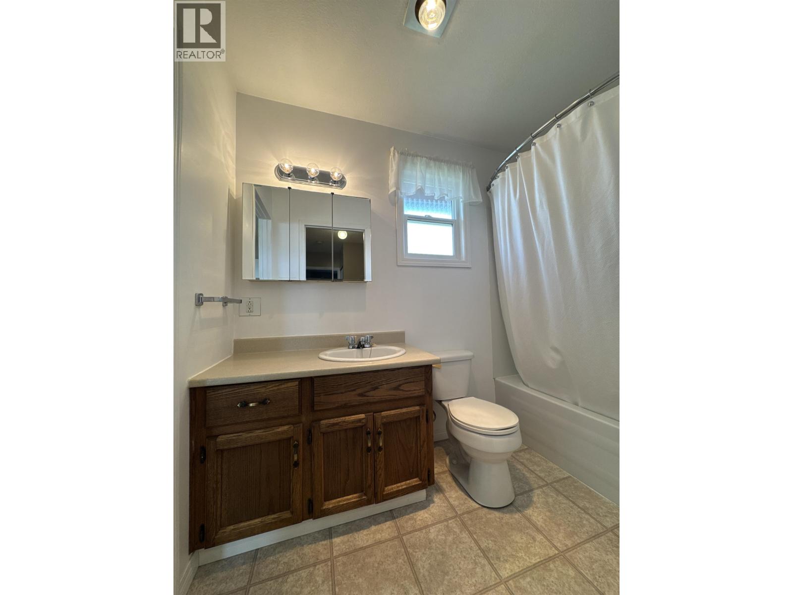 8820 107a Avenue, Fort St. John, British Columbia  V1J 5Z1 - Photo 16 - R3160900